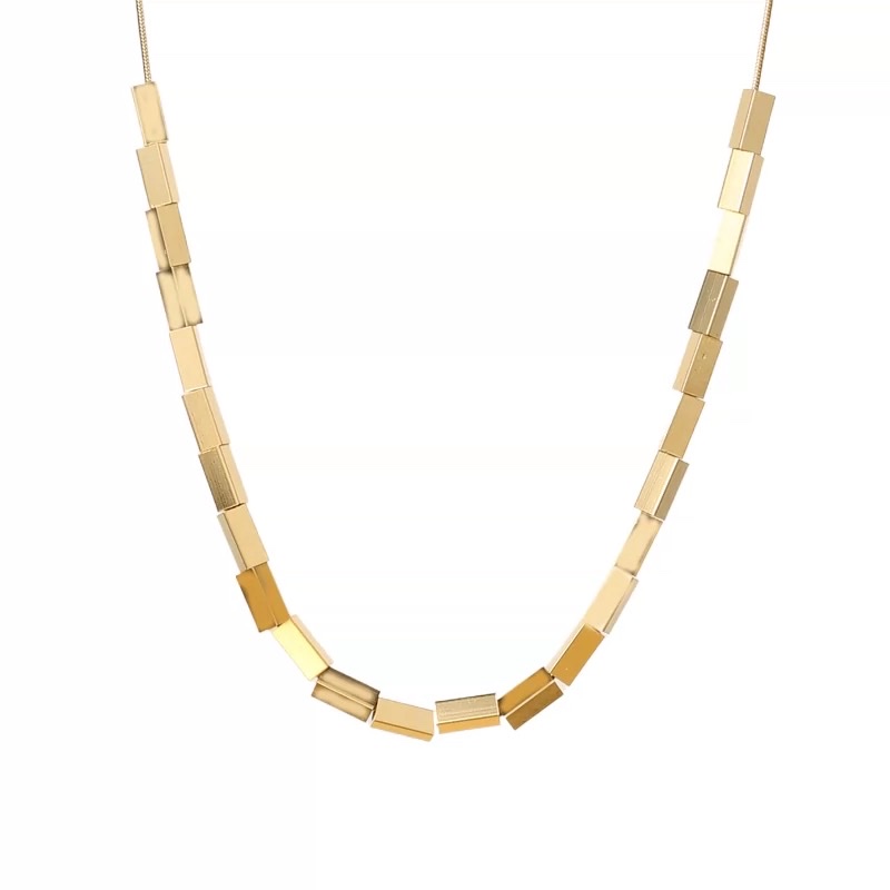 The 2022 new trendy titanium steel small square necklace for women's ins, with a high-end design sense and a light luxury niche collarbone chain necklace Application Scenario