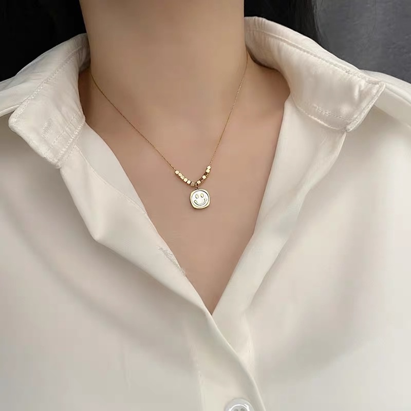 贝壳笑脸项链女夏2022年新款潮钛钢不掉色轻奢小众简约百搭锁骨链