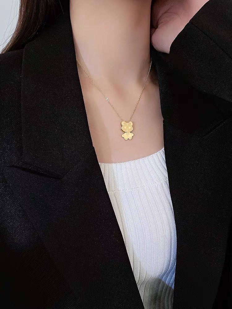 Little Tiger Necklace 2022 New Women's summer collarbone chain, popular and niche pendant, 18k gold titanium steel, no color fading details Picture