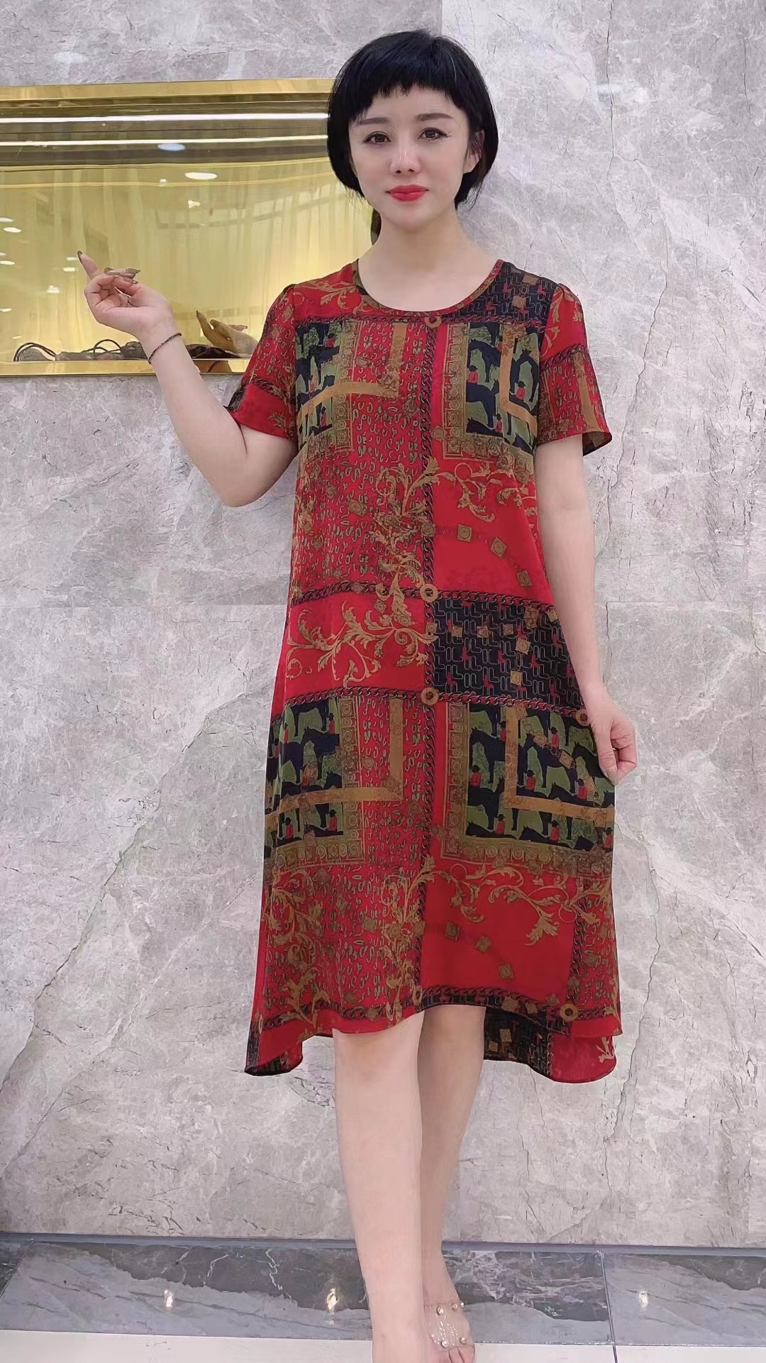 A red low-flower faux silk dress