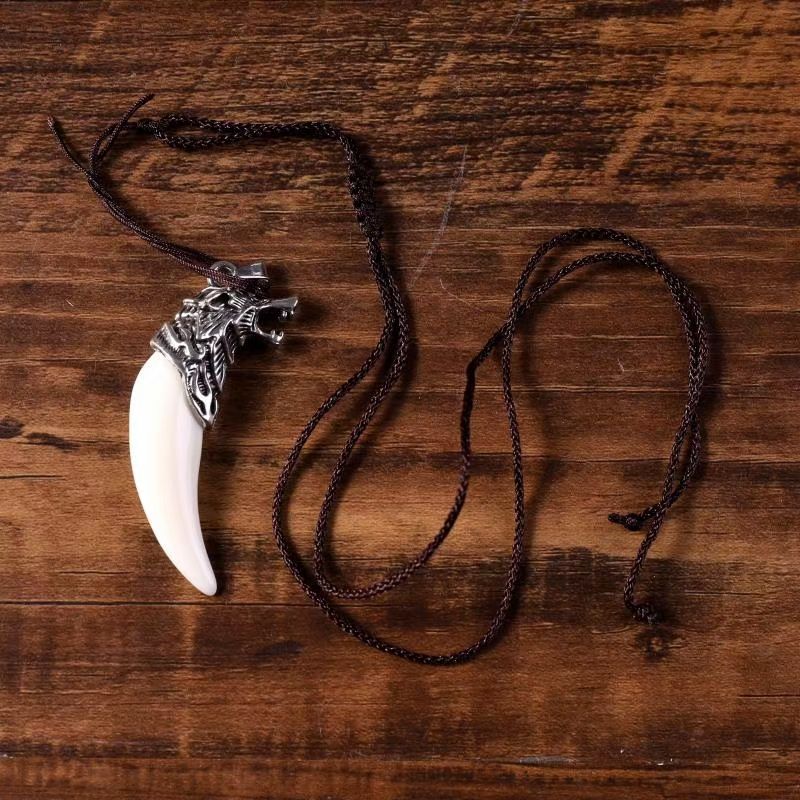 Imitation Wolf tooth necklace pendant, fashionable and trendy ethnic style, retro and individual style for brothers and couples, 001-1 Shunli Accessories Store