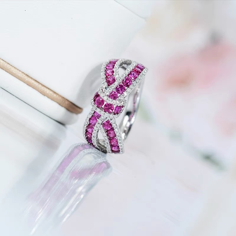 Zircon ring for women, simple and elegant, with a unique design sense and niche fashion. Qinwei -41 Application Scenario