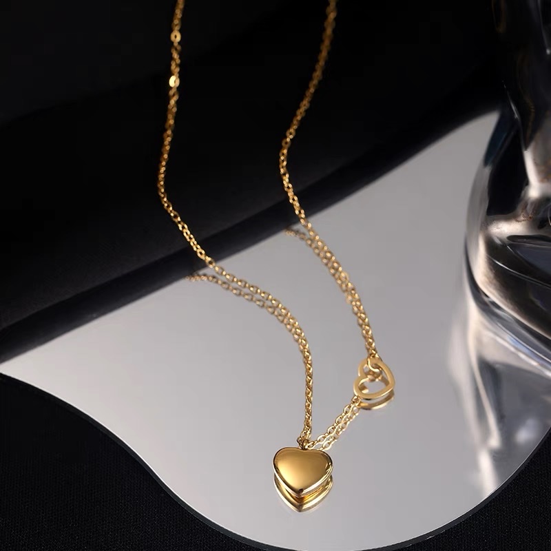 Love Necklace 2021 New Style Women's high-end design sense, Niche 18k gold titanium steel collarbone chain, no color fading 2022 details Picture