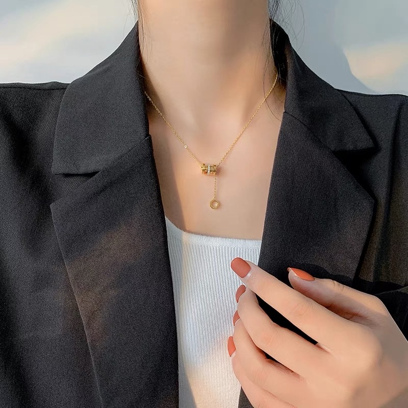 18k gold Mini Waist necklace, 2022 new women's summer titanium steel collarbone chain, high-end feel, no color fading, suitable for wearing while taking a bath
