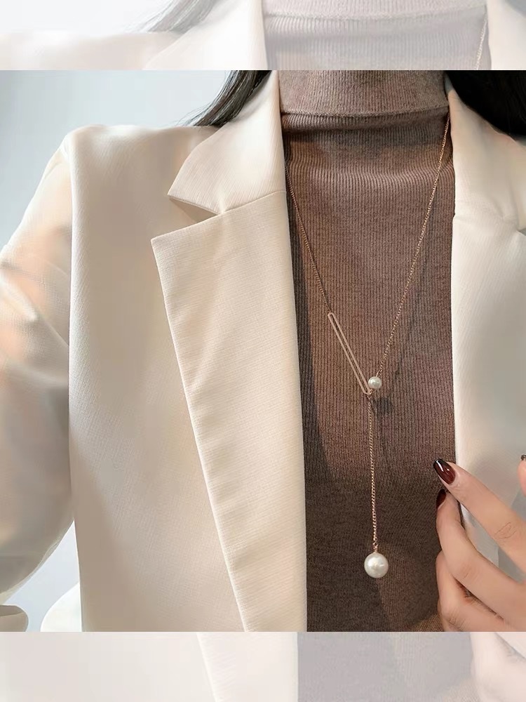 Pearl sweater chain, 2021 new trendy long necklace, women's summer high-end feel, 2022 accessories, titanium steel, no color fading