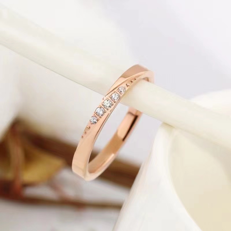 A niche and fashionable multi-layer layered ring for women, adjustable rose gold, personalized design, index finger ring joint accessory