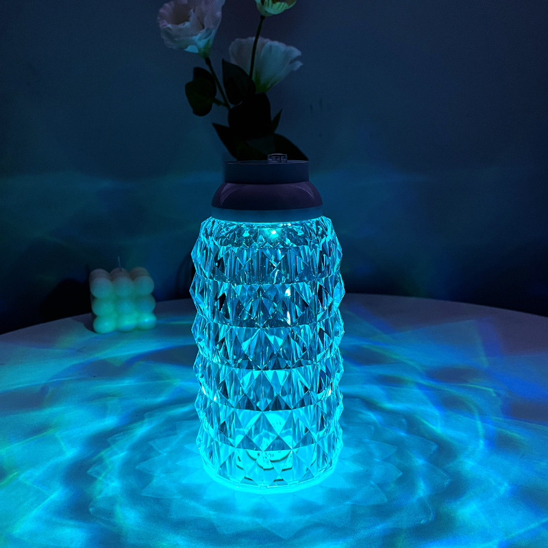 A box of 30 three-color small table lamps