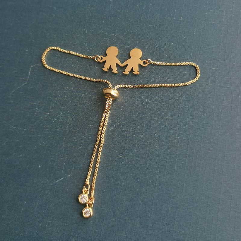 Cross-border new fashion boy pendant, titanium steel, stainless steel, gold-plated accessory, ins small figurine bracelet for girls Application Scenario