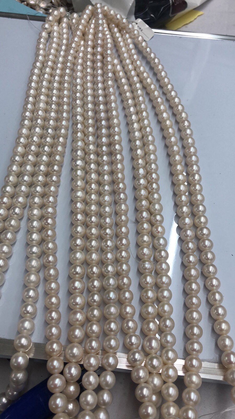 10-111近圆、饰品，不断追求，闪耀完美。