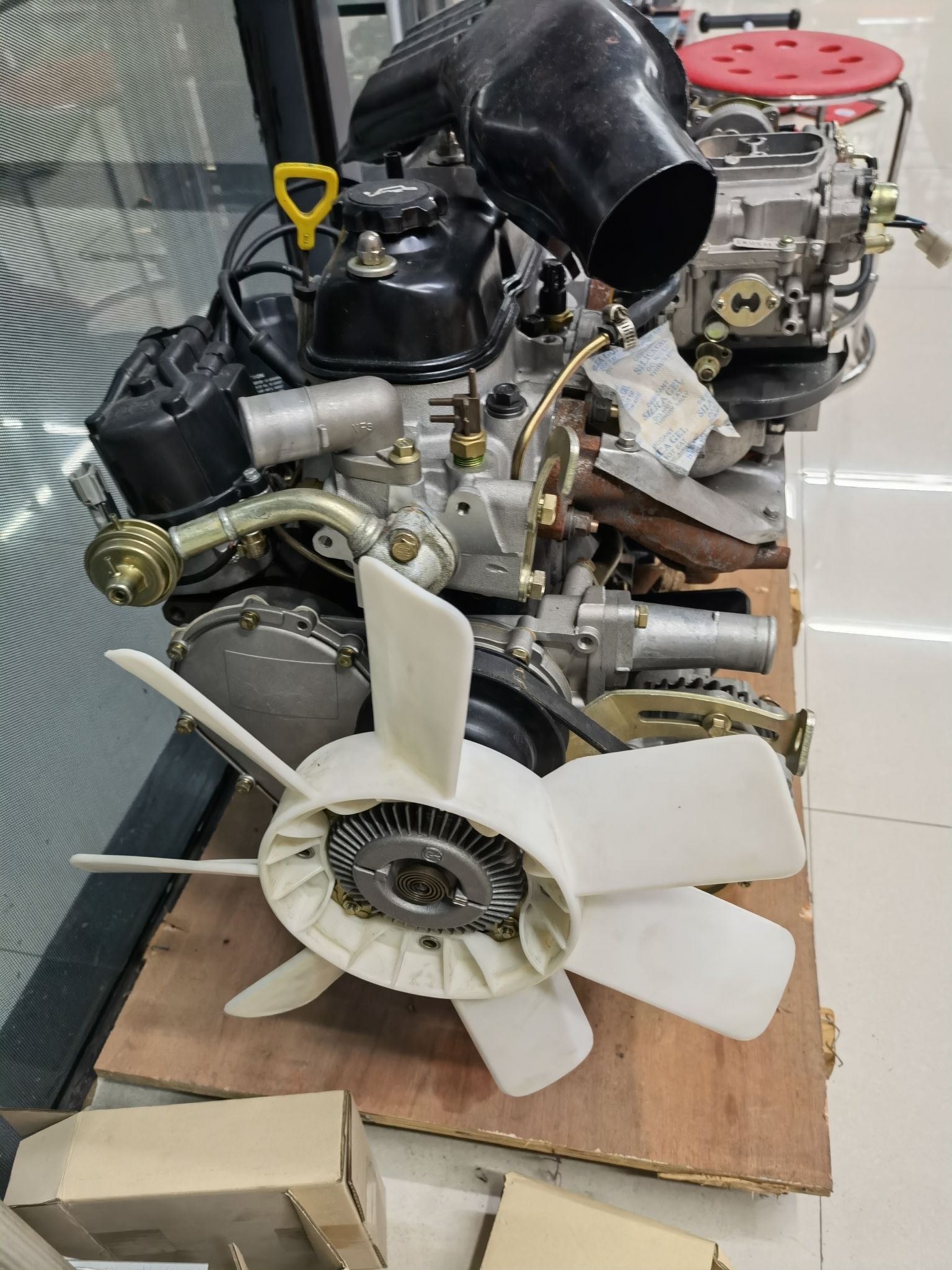 Toyota 4y engine，丰田海狮金杯海狮4y发动机总成详情图2