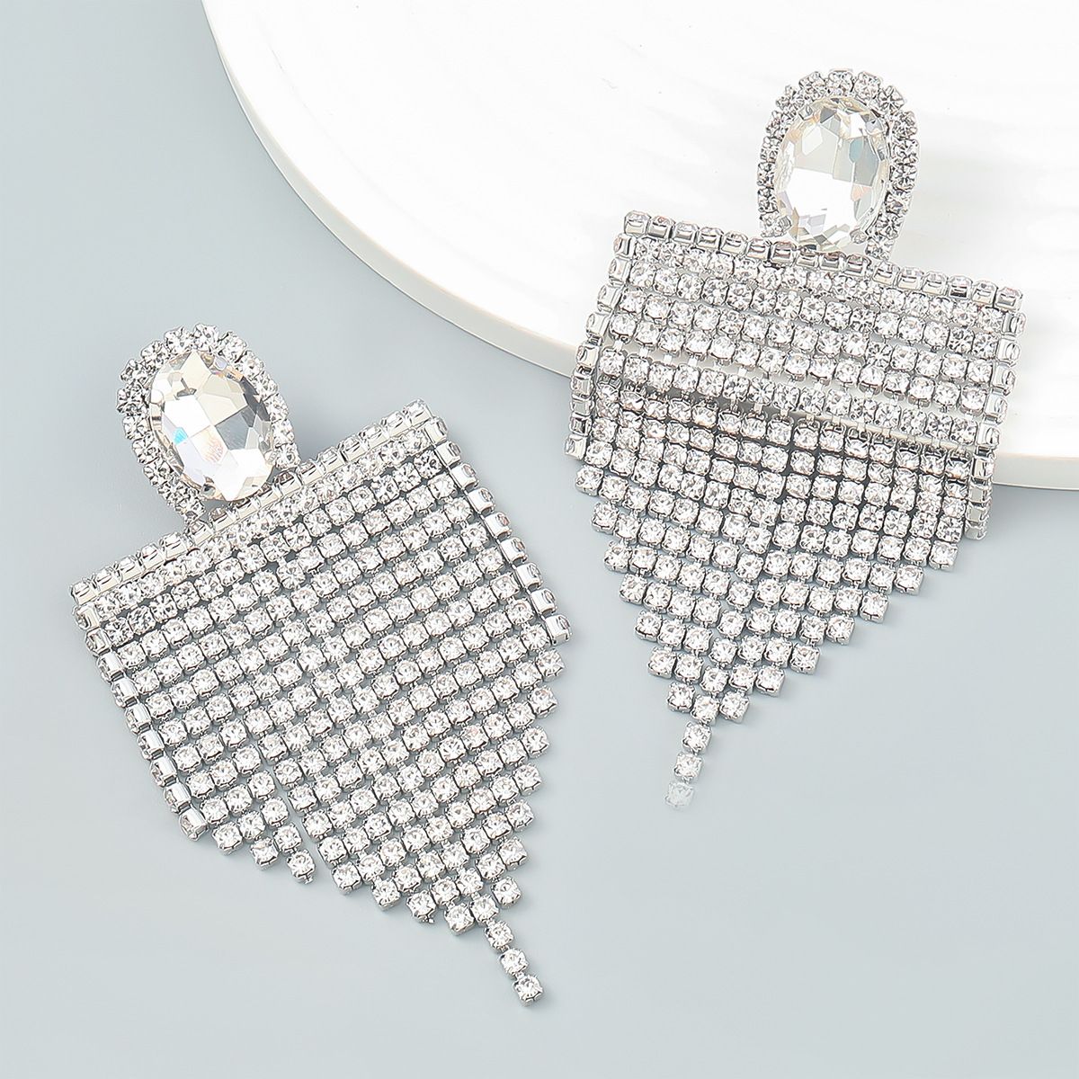Super Flash Claw Chain Series alloy diamond-encrusted rhinestone tassel earrings, trendy European and American banquet earrings for women detail image 3