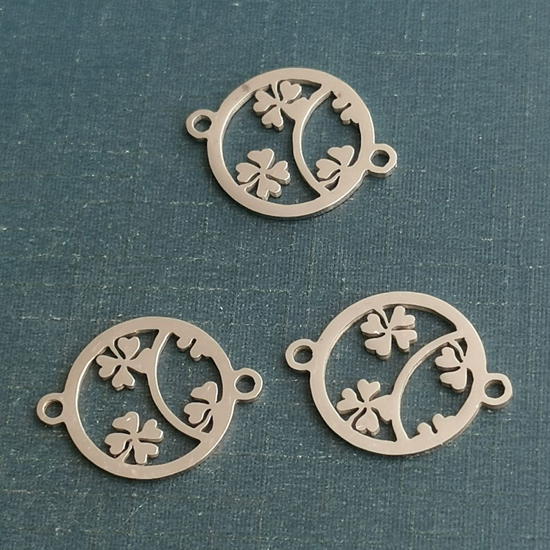 European and American golden copper bracelets, stainless steel pendants, four-leaf clovers, titanium steel DIY jewelry accessories factory direct sales
