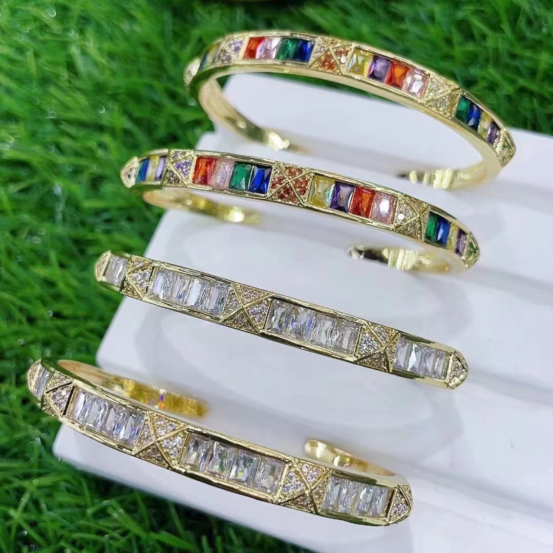 New popular accessories from Europe and America: Women's copper micro-inlaid zircon hollowed-out design bracelet, colorful zircon heart bracelet