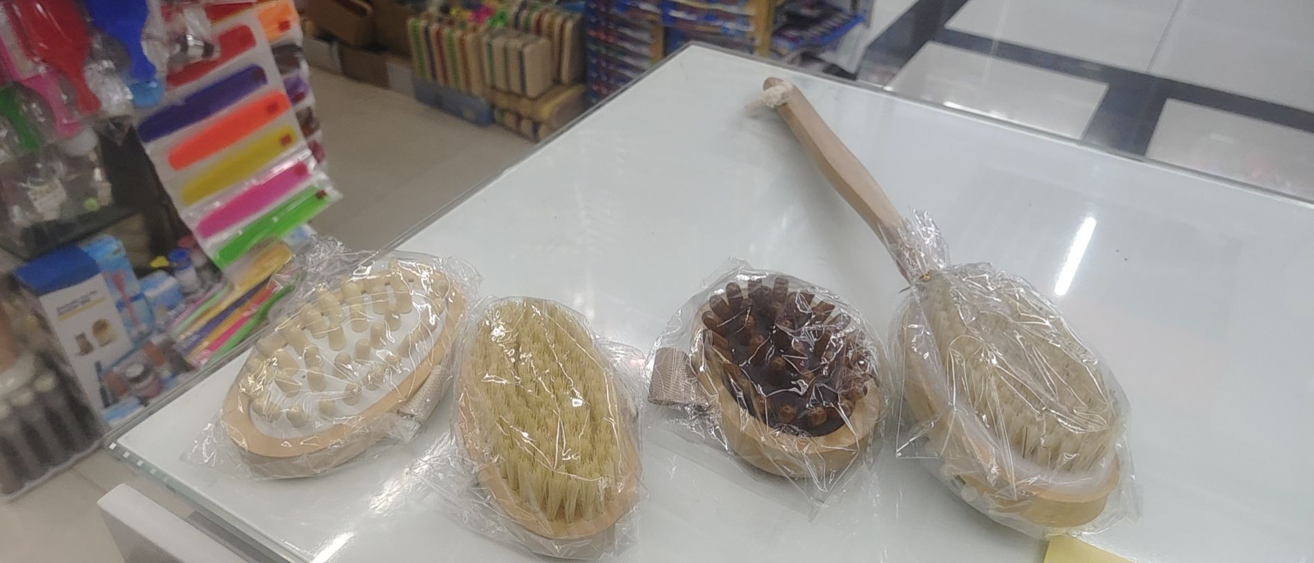 按摩器白底实物图