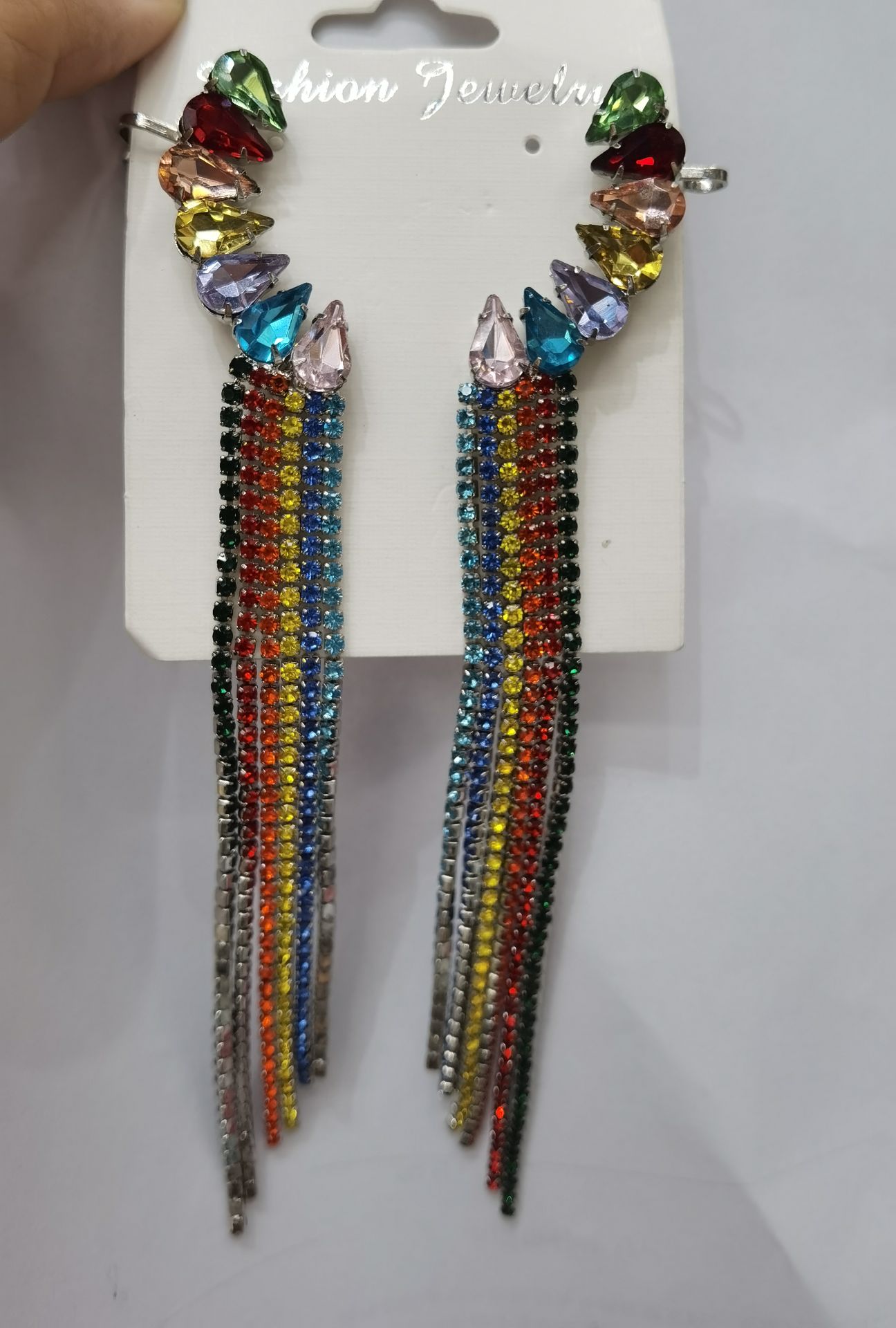 القرط ذو اللون البلوري الملون (Xixo 18) details Picture