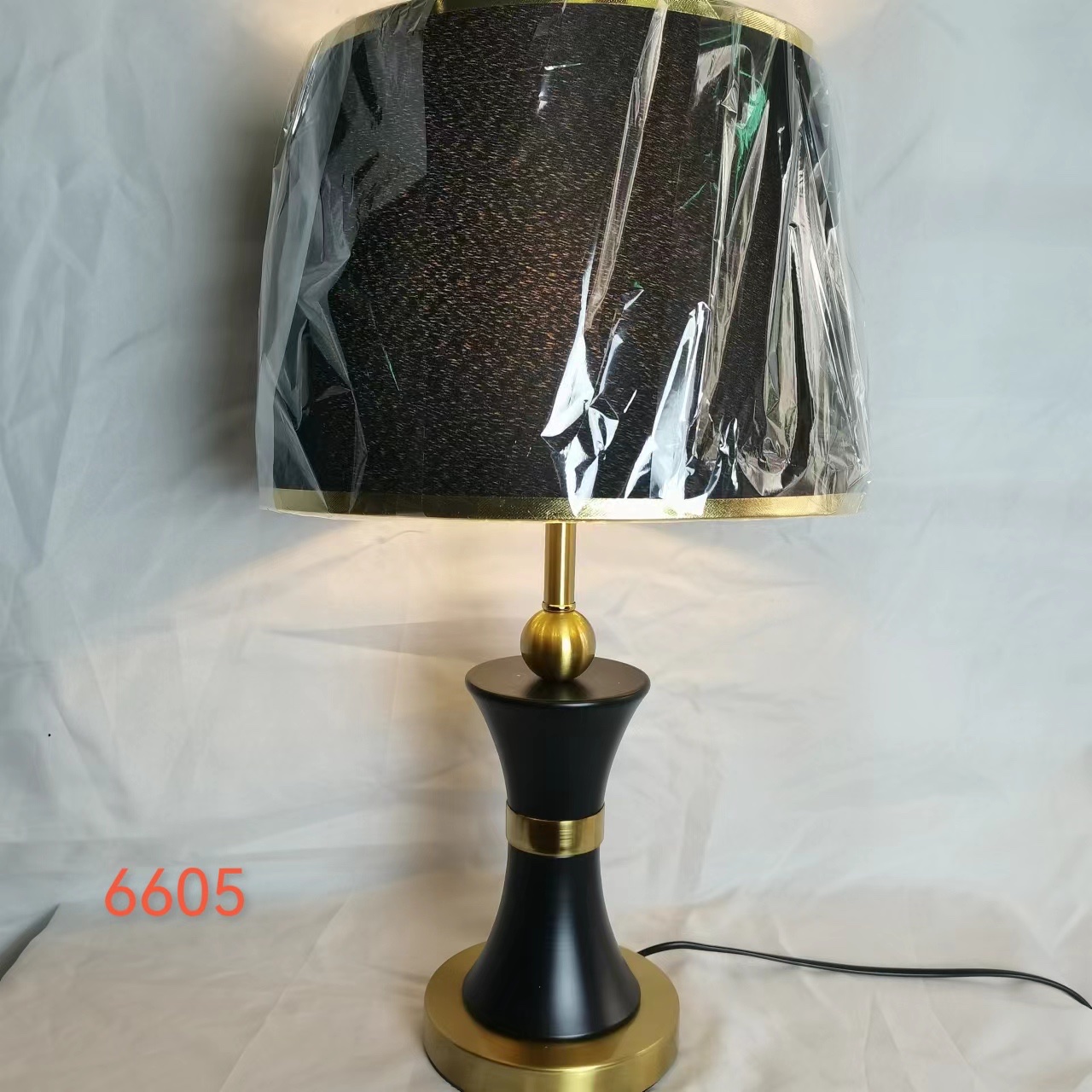 A retro black ironwork table lamp Application Scenario