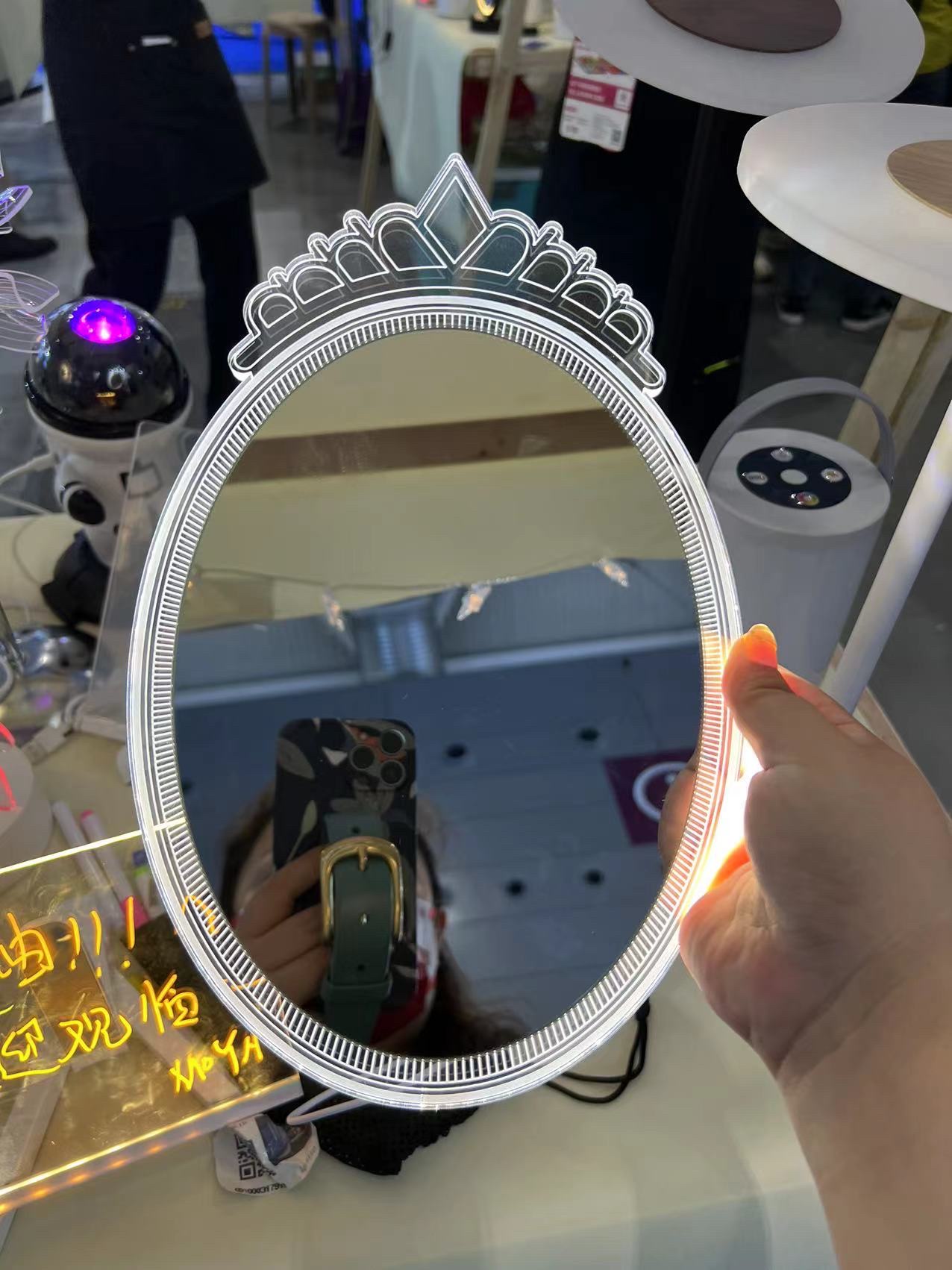 Three-color Enchanted Little desk lamp Application Scenario