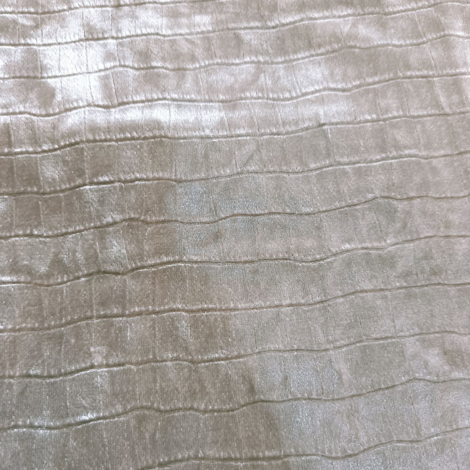 厂家直销植绒布，绒布压鳄鱼纹   丽丝绒等各种特殊面料欢迎订购详情3