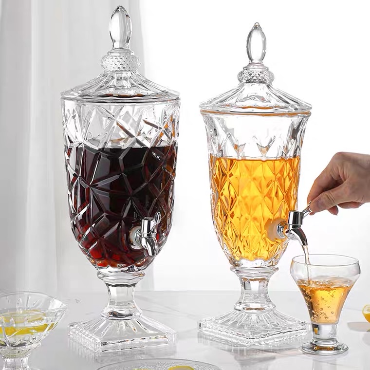 Glass soda can with faucet, juice VAT, crystal glass water bottle