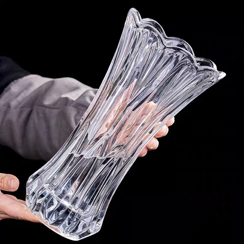 宝石九瓣玻璃花瓶    水晶玻璃花瓶  家养水培图