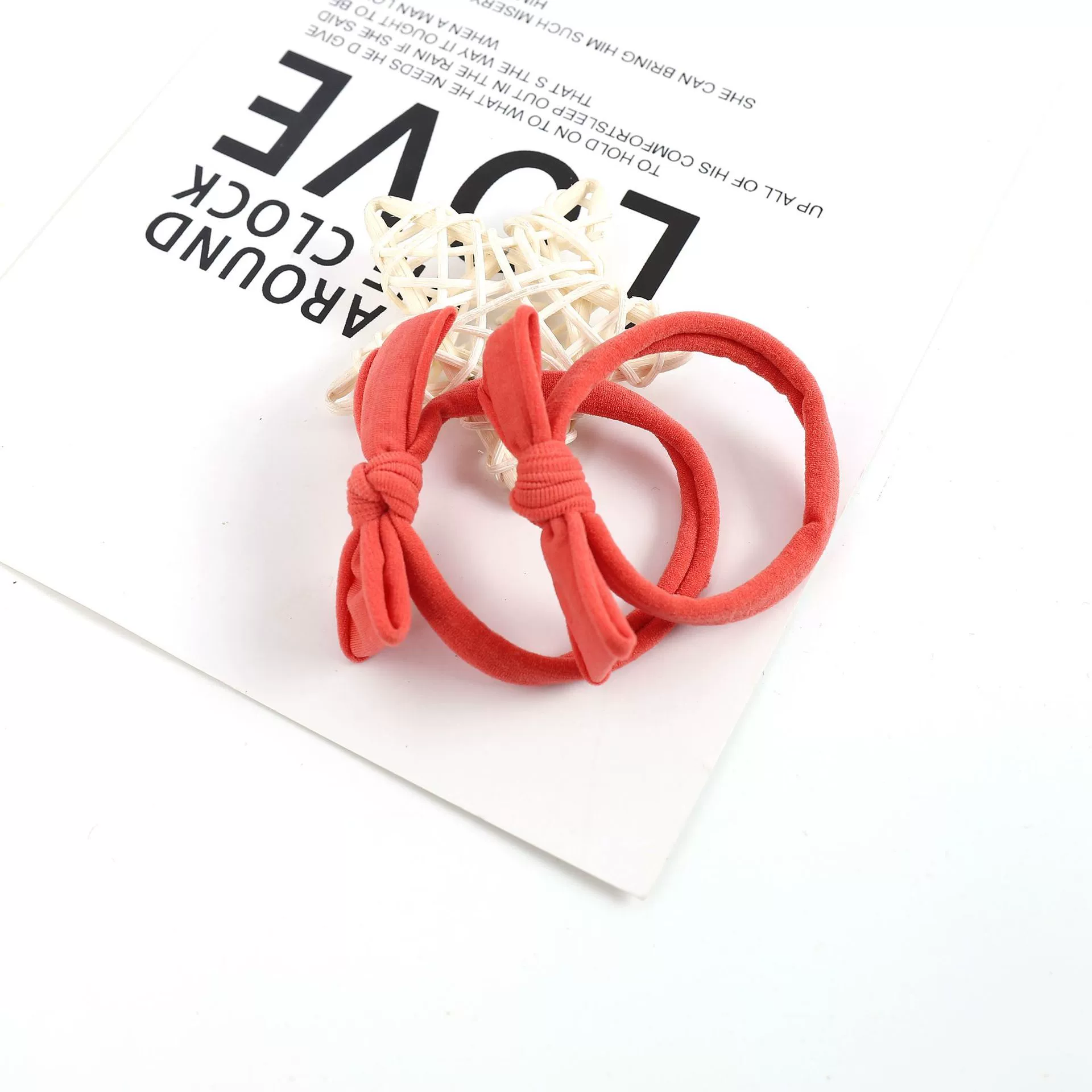 The new Korean version of the high-elasticity bow towel ring is a bestseller on Douyin. It's a fresh and simple hair tie that won't damage your hair Item Picture