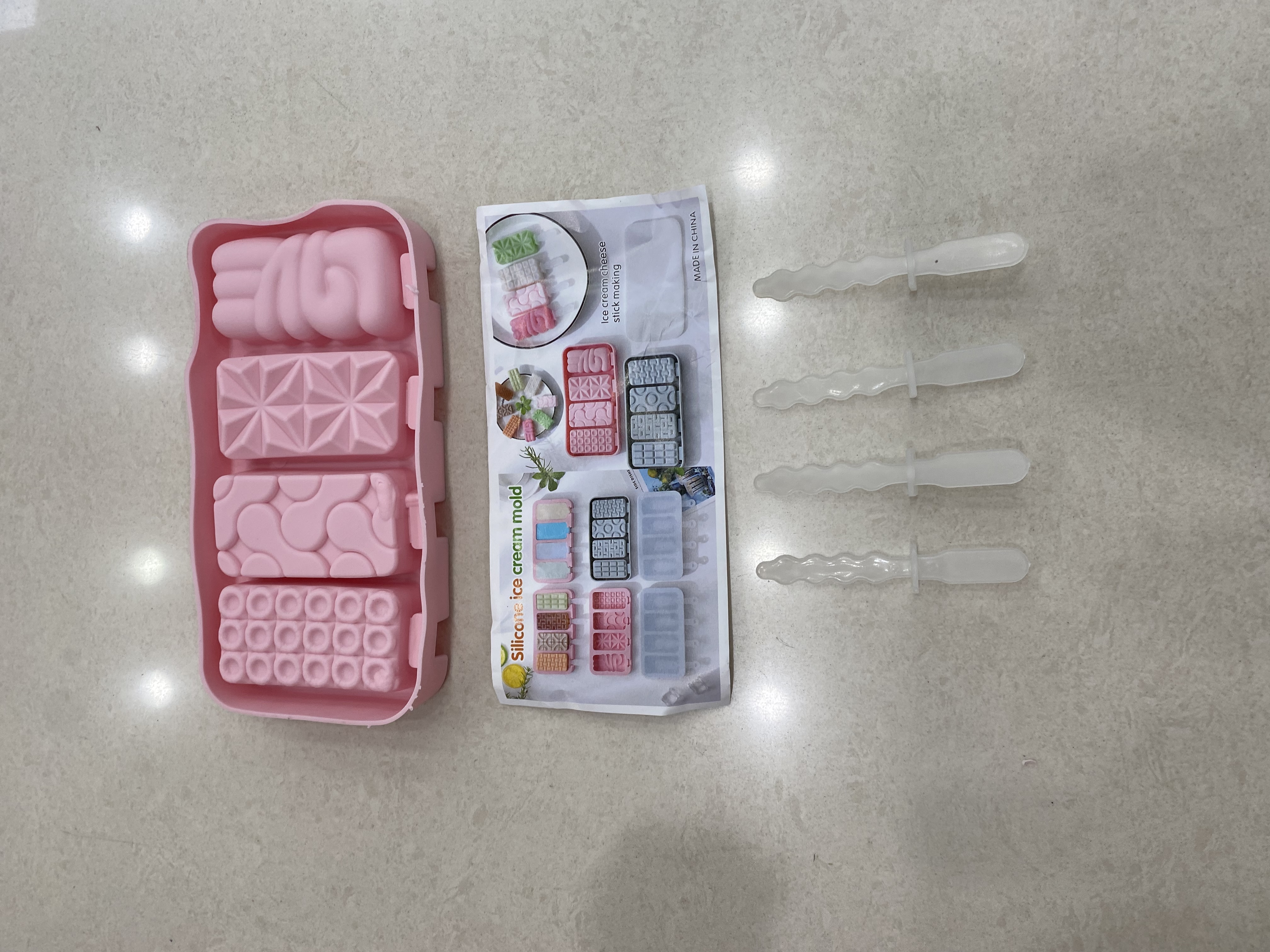 Four ice cream molds Specification image