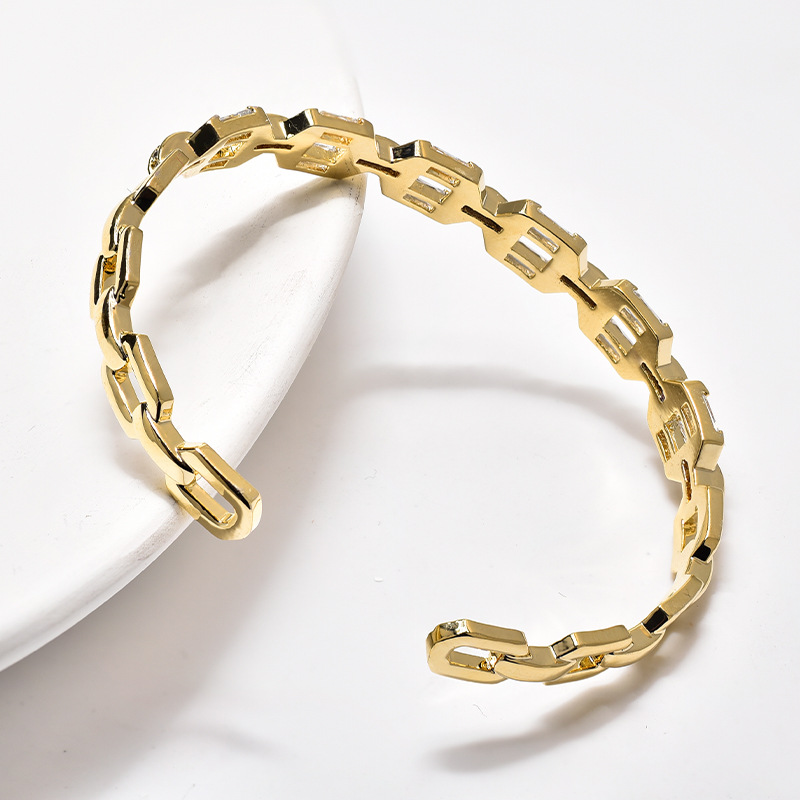 Hollowed-out full diamond texture bracelet, ins niche design, adjustable chain opening, Korean-style fashionable jewelry for women Specification image