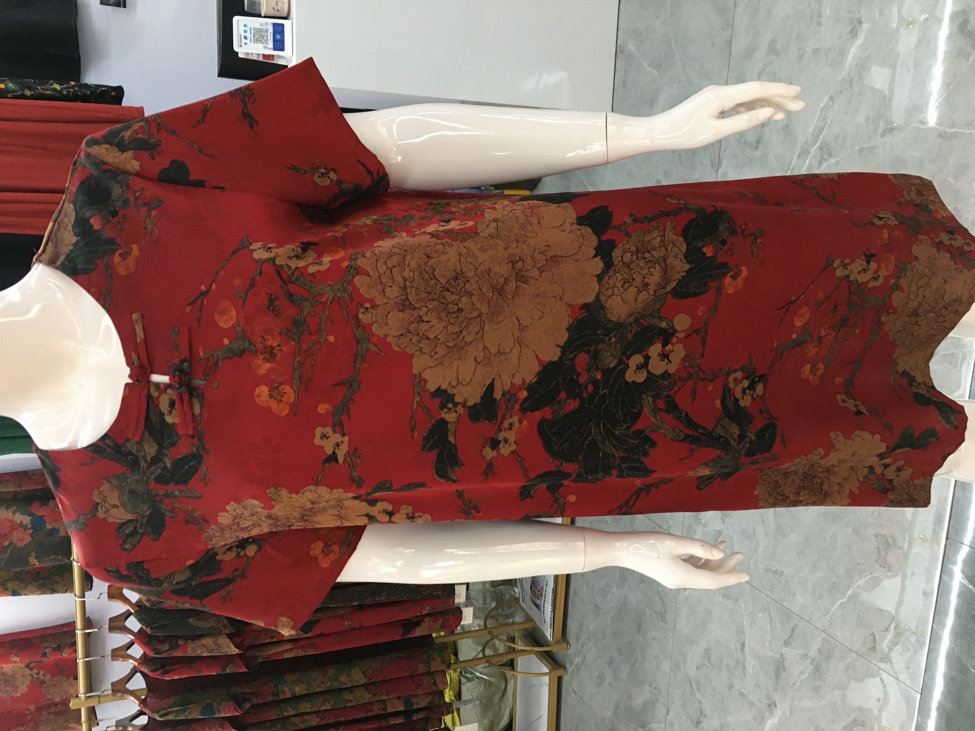 Short-sleeved two-button faux silk dress details Picture
