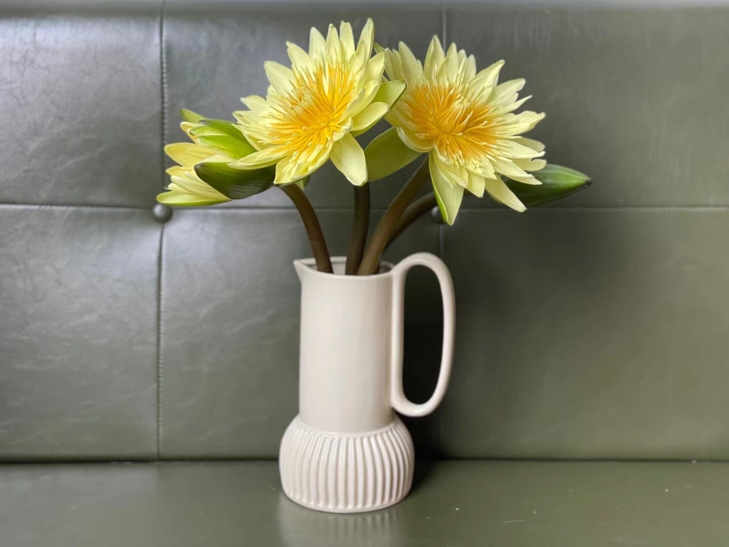 Ceramic handle teapot vase detail image 1