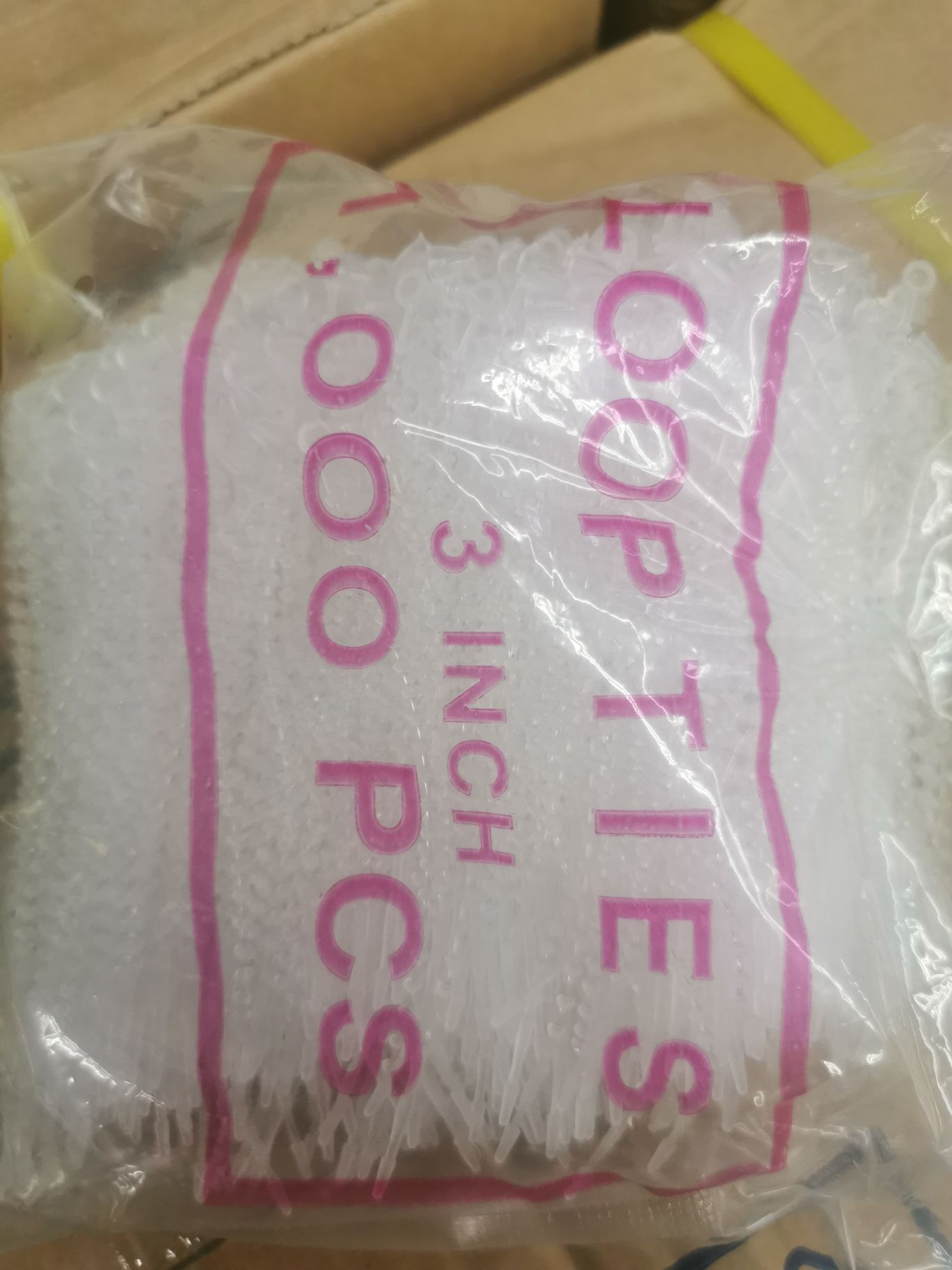 白色子母扣5o包一件PVC子母扣5o包一件PVC