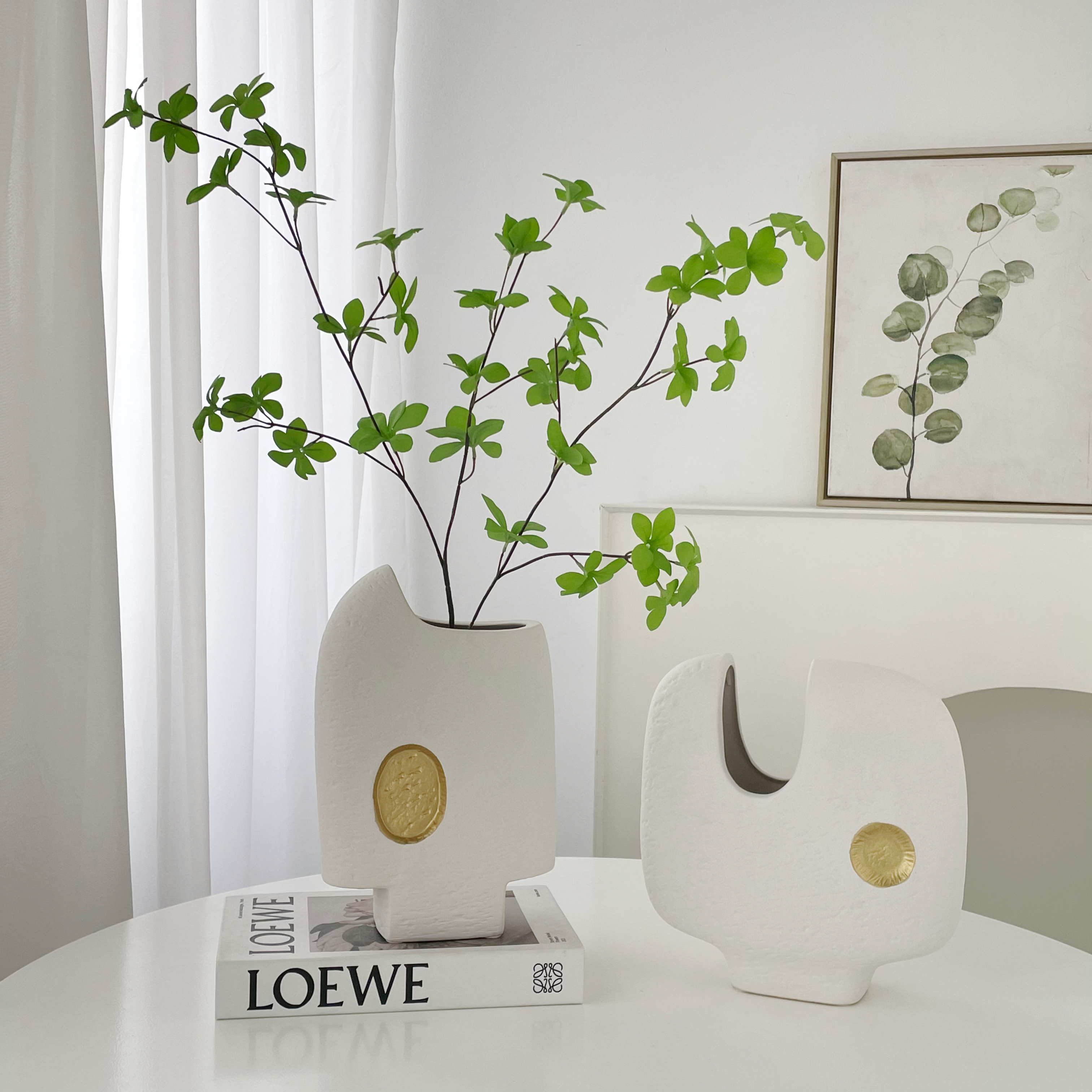 Ceramic vases/ornaments details Picture