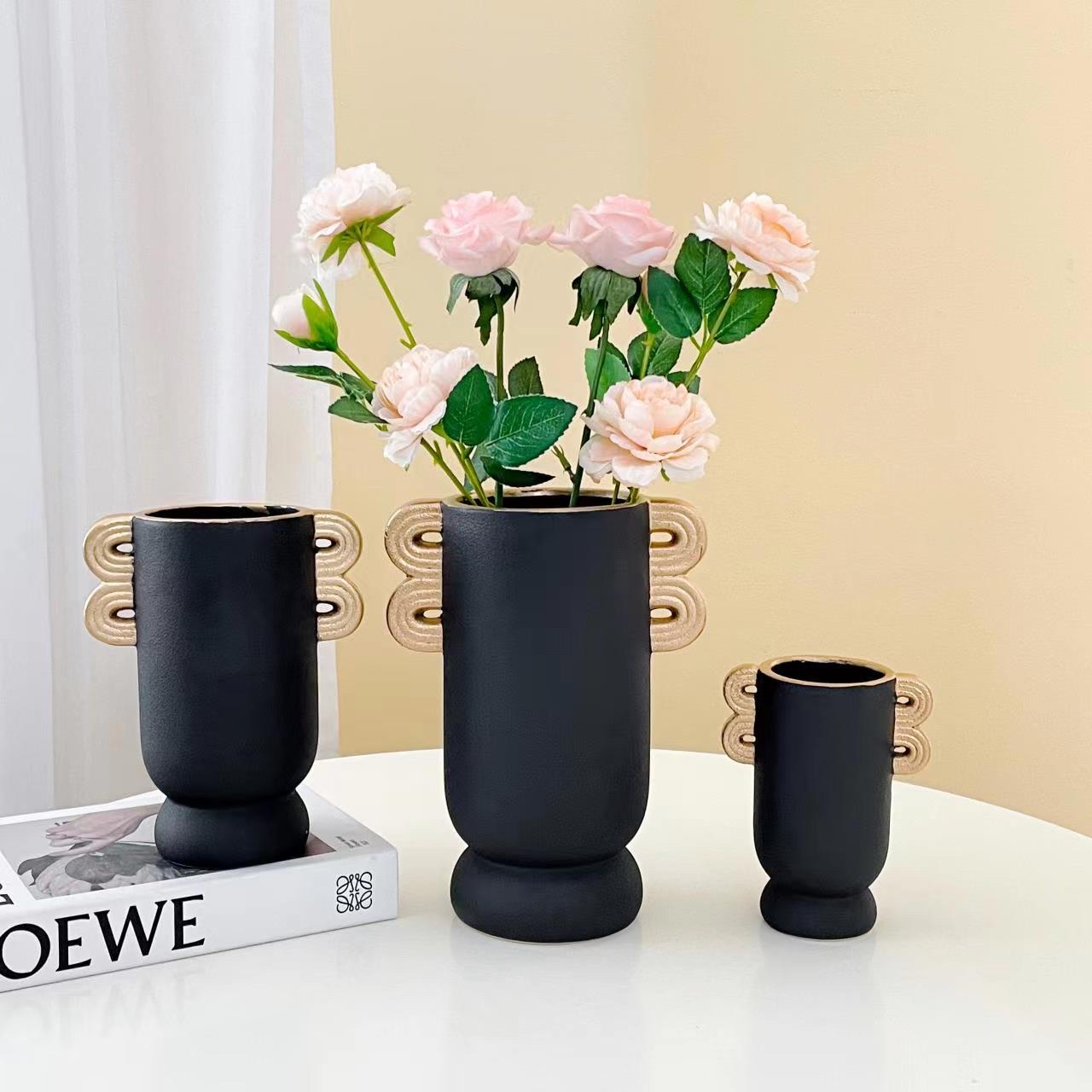 Modern and simple ceramic vase details Picture