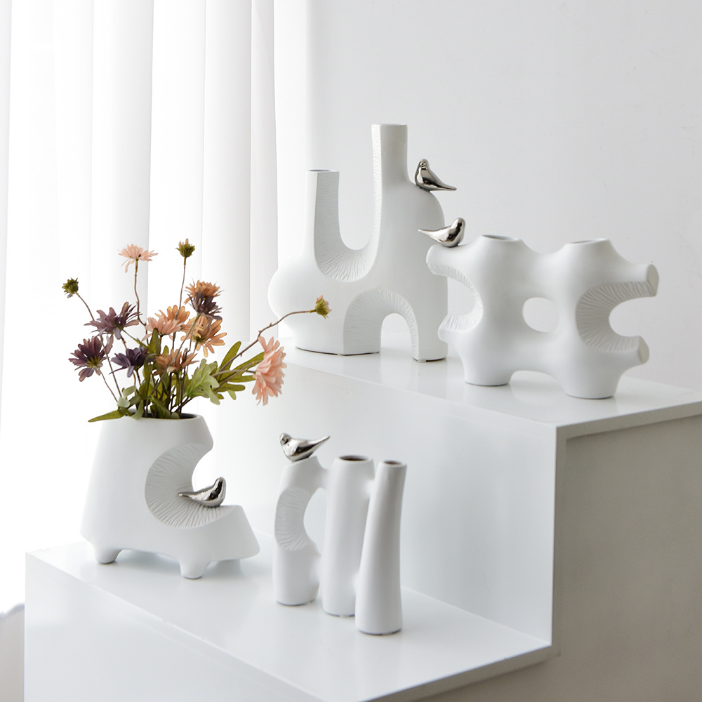 陶瓷花瓶/异形花瓶/带小鸟花瓶白底实物图