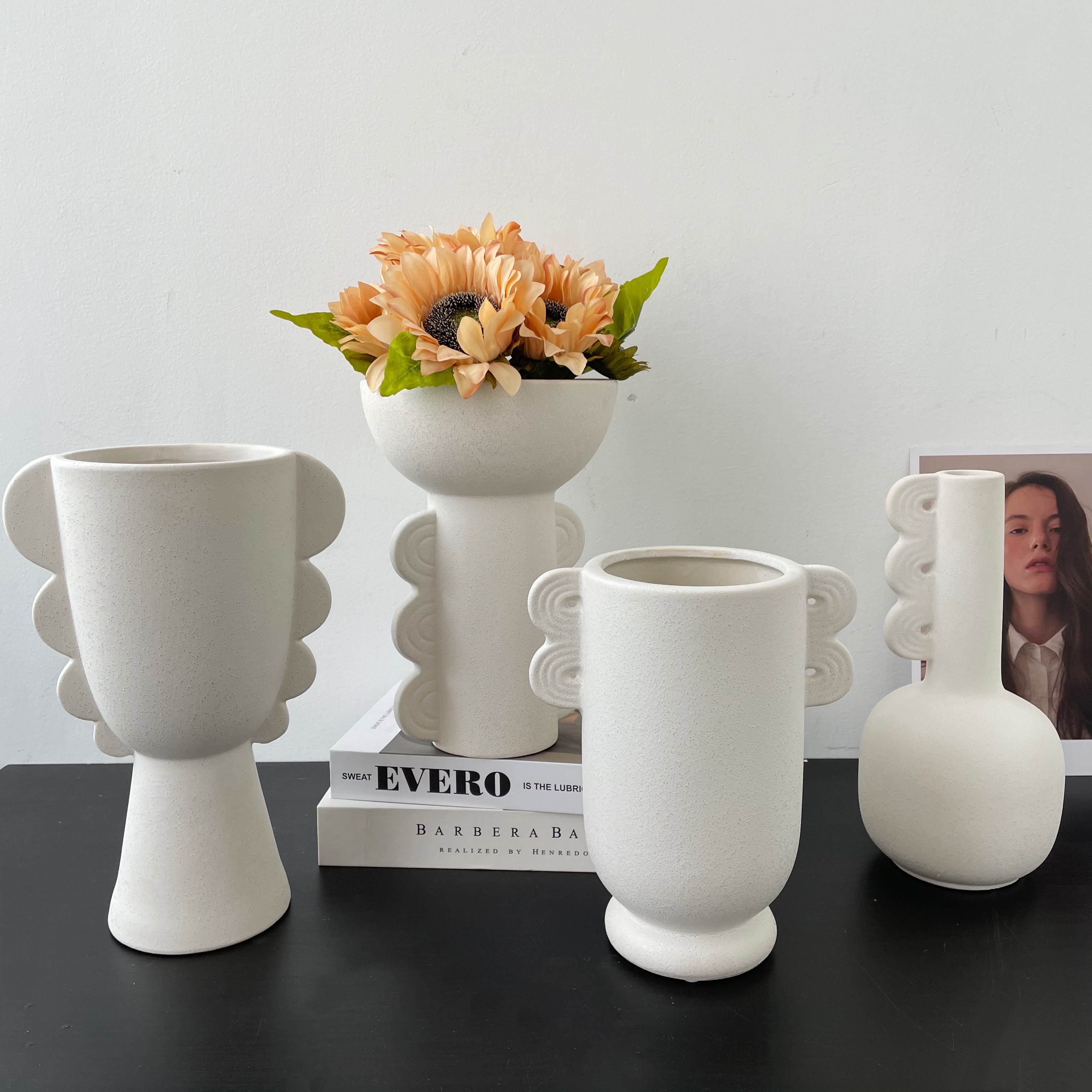 High-temperature ceramic white carbon white vase