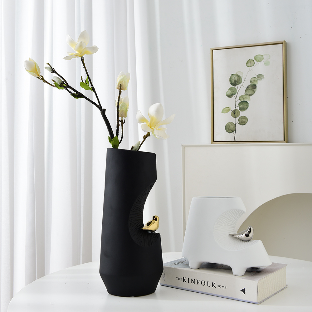 北欧现代异形陶瓷花瓶
