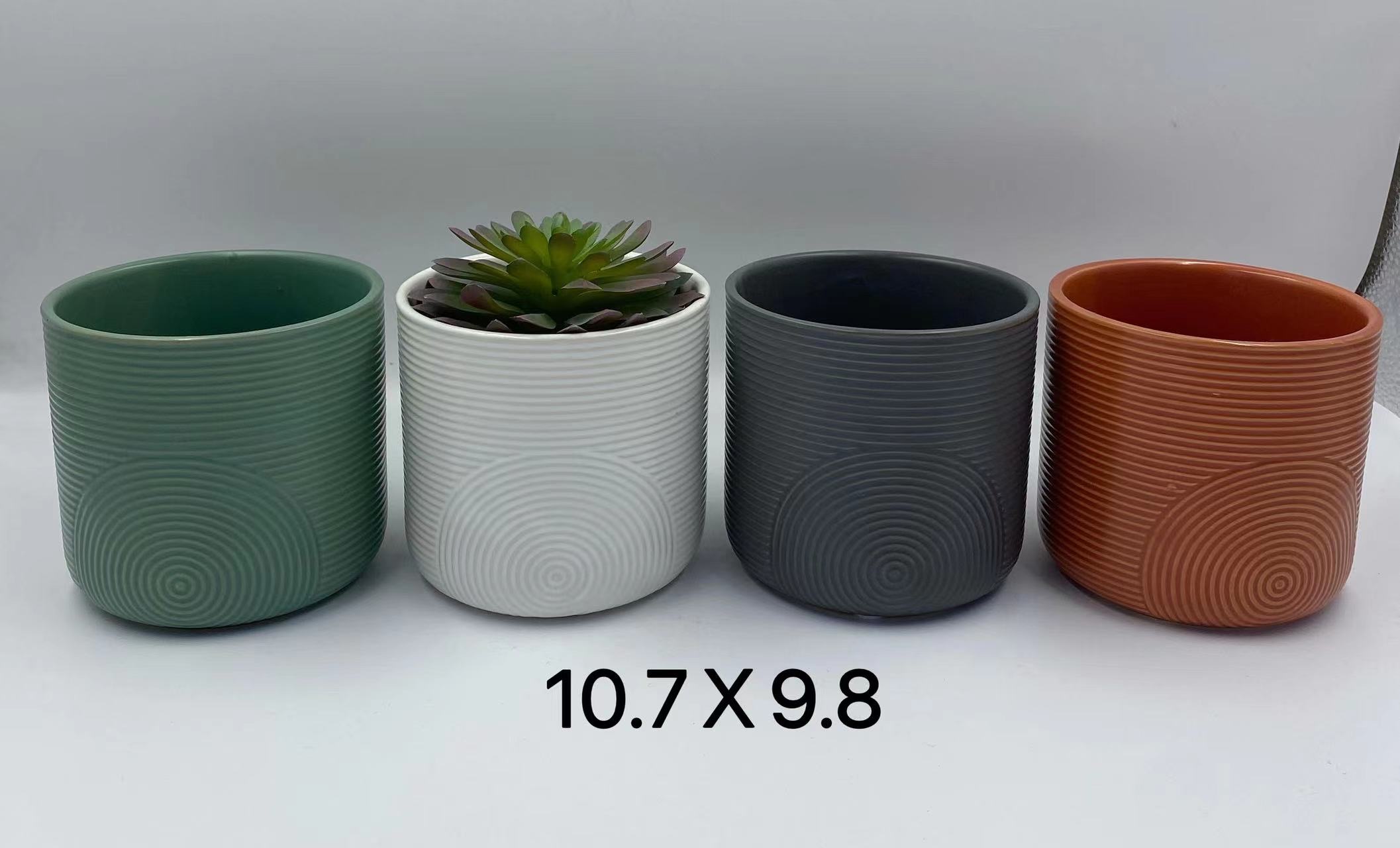 Ceramic relief flowerpot