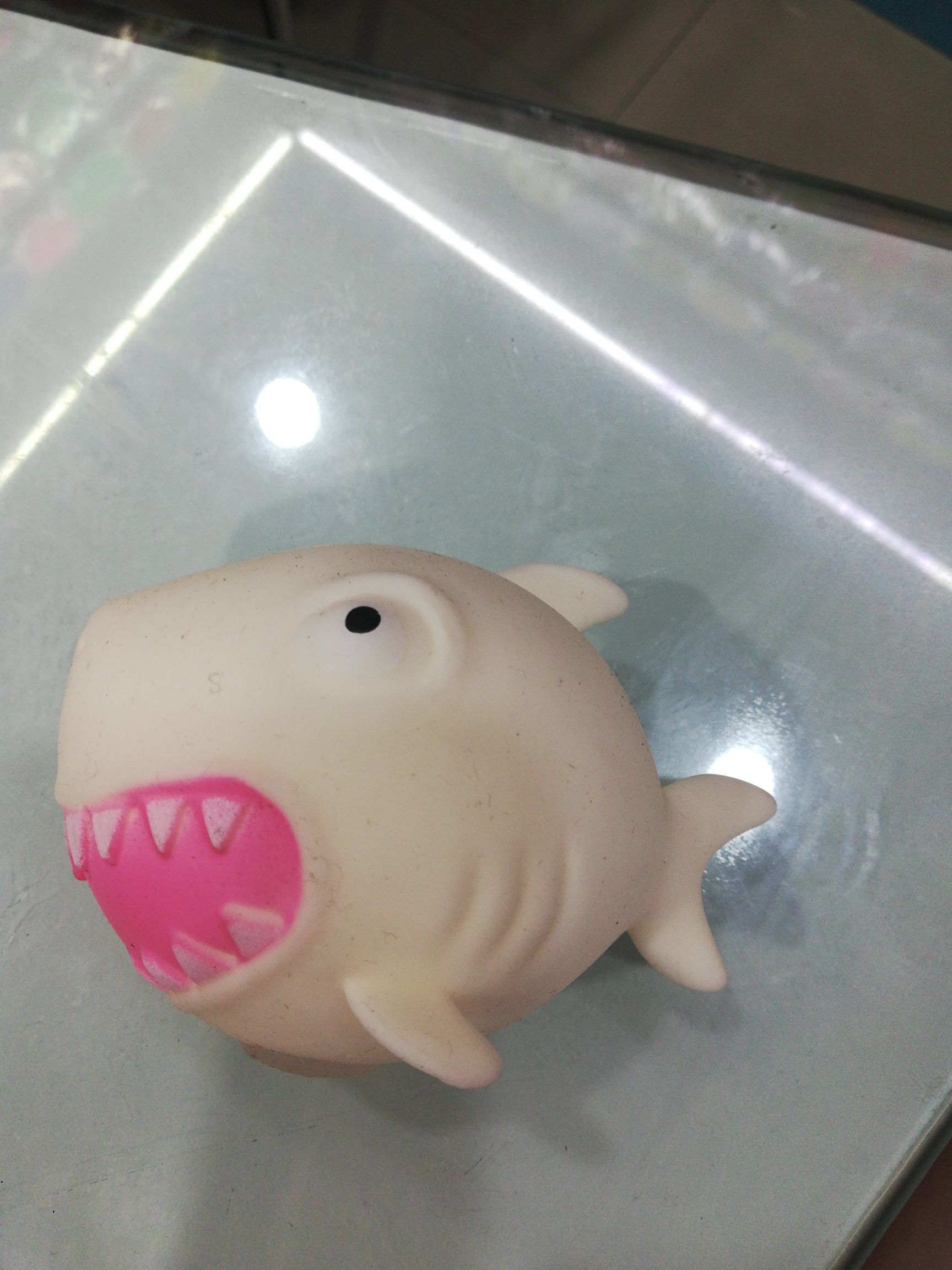 裂齿鲨鱼面粉球
