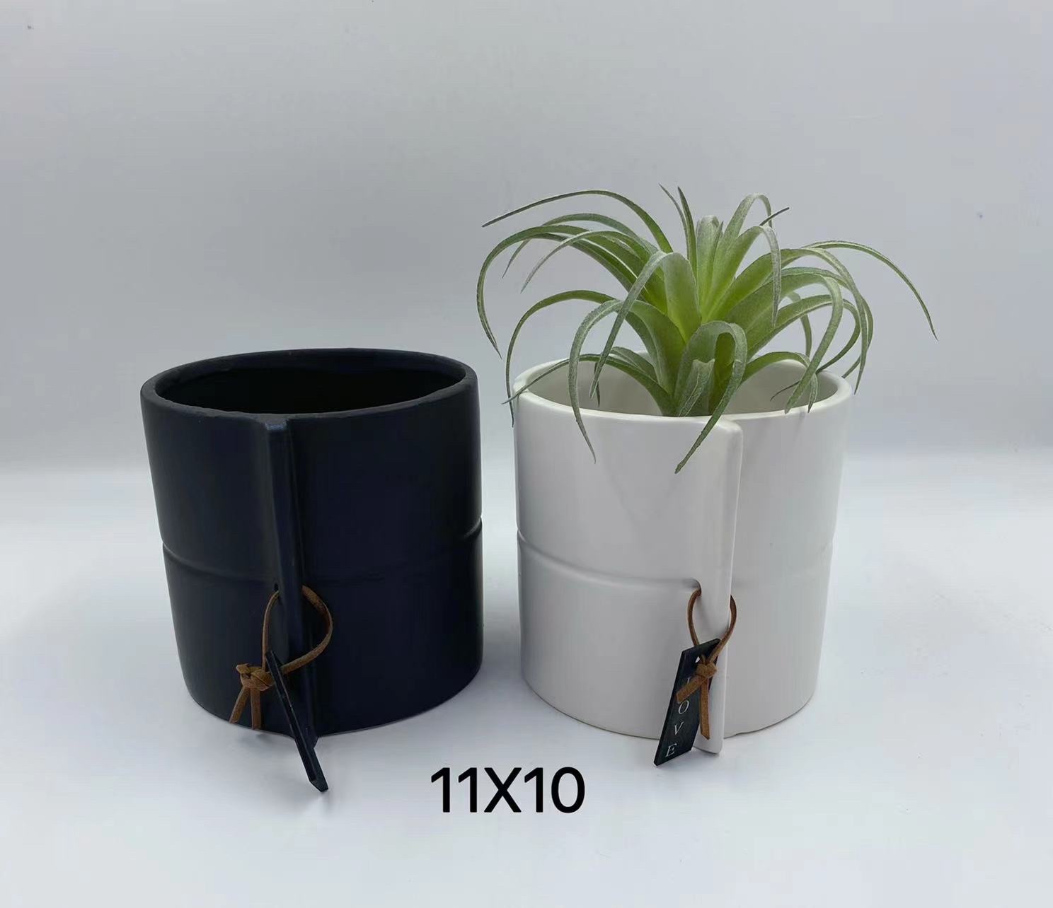 Matte white and black hanging card flower POTS