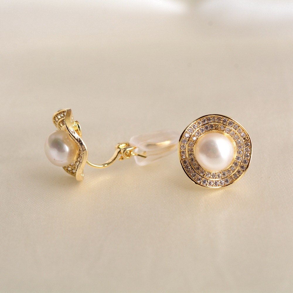 Simple anti-pearl inlaid zircon ear clips, no ear holes, women's fashion niche design, cold style plated real earrings wholesale Specification image