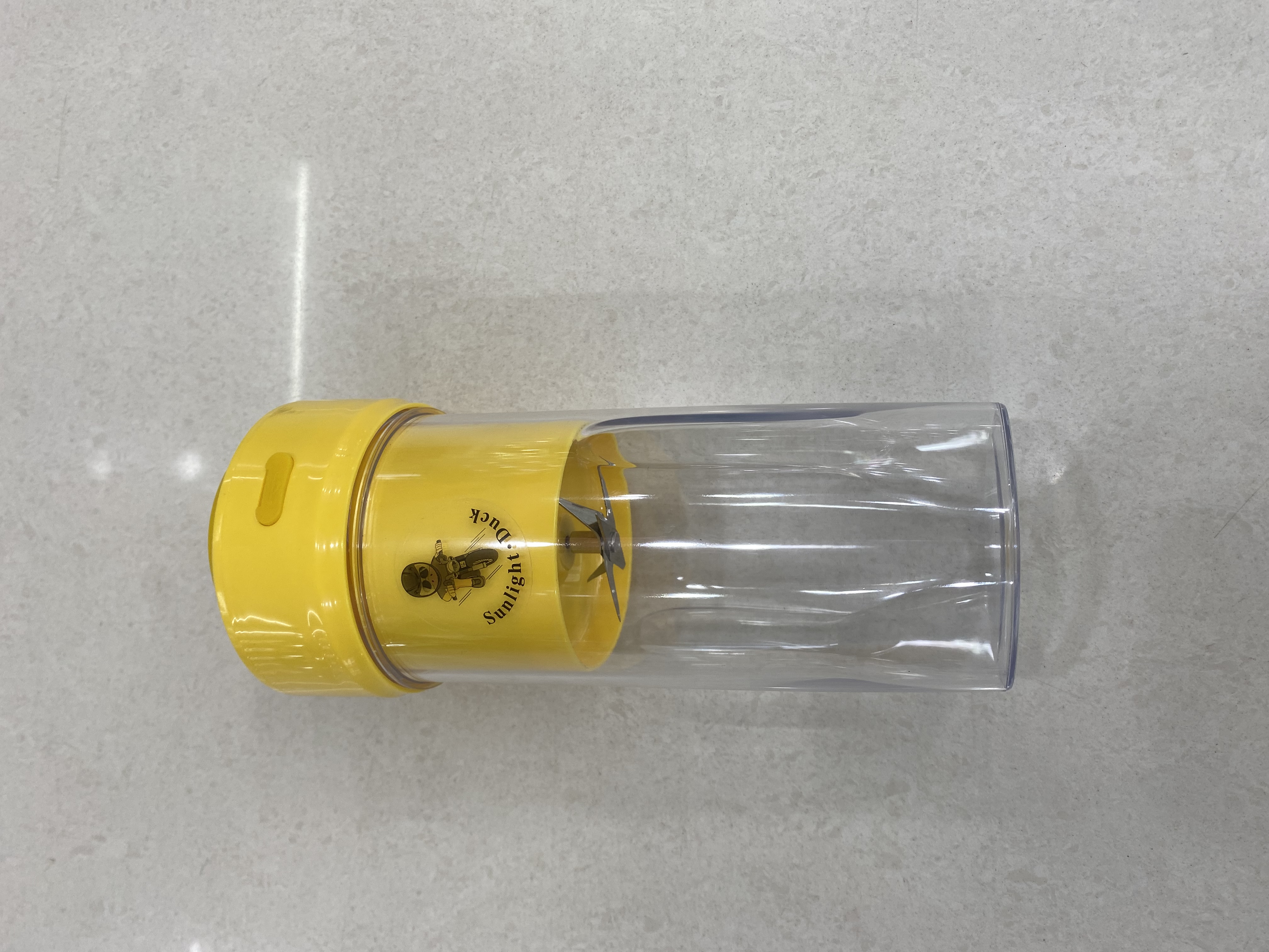 榨汁杯白底实物图