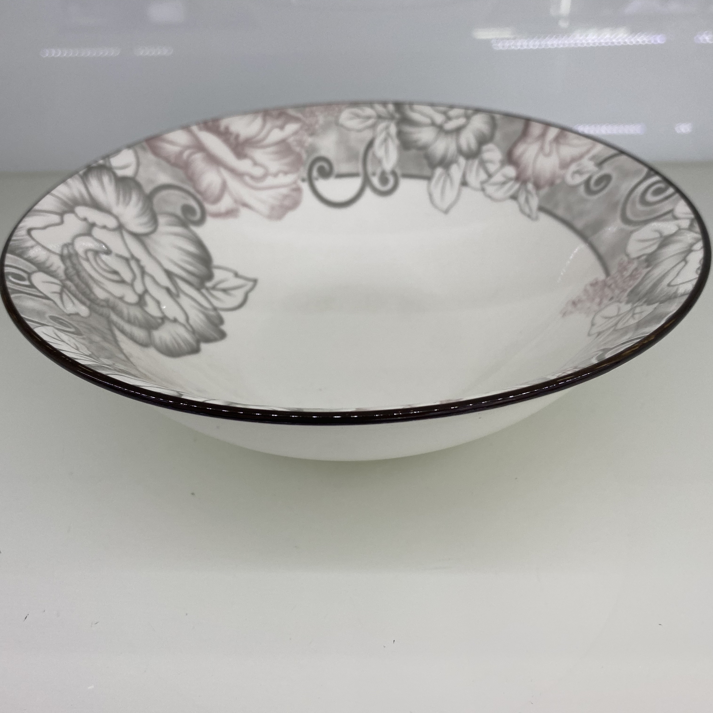 Each 7-inch auspicious peony soup plate consists of 60 pieces and is priced at 2.5 yuan
