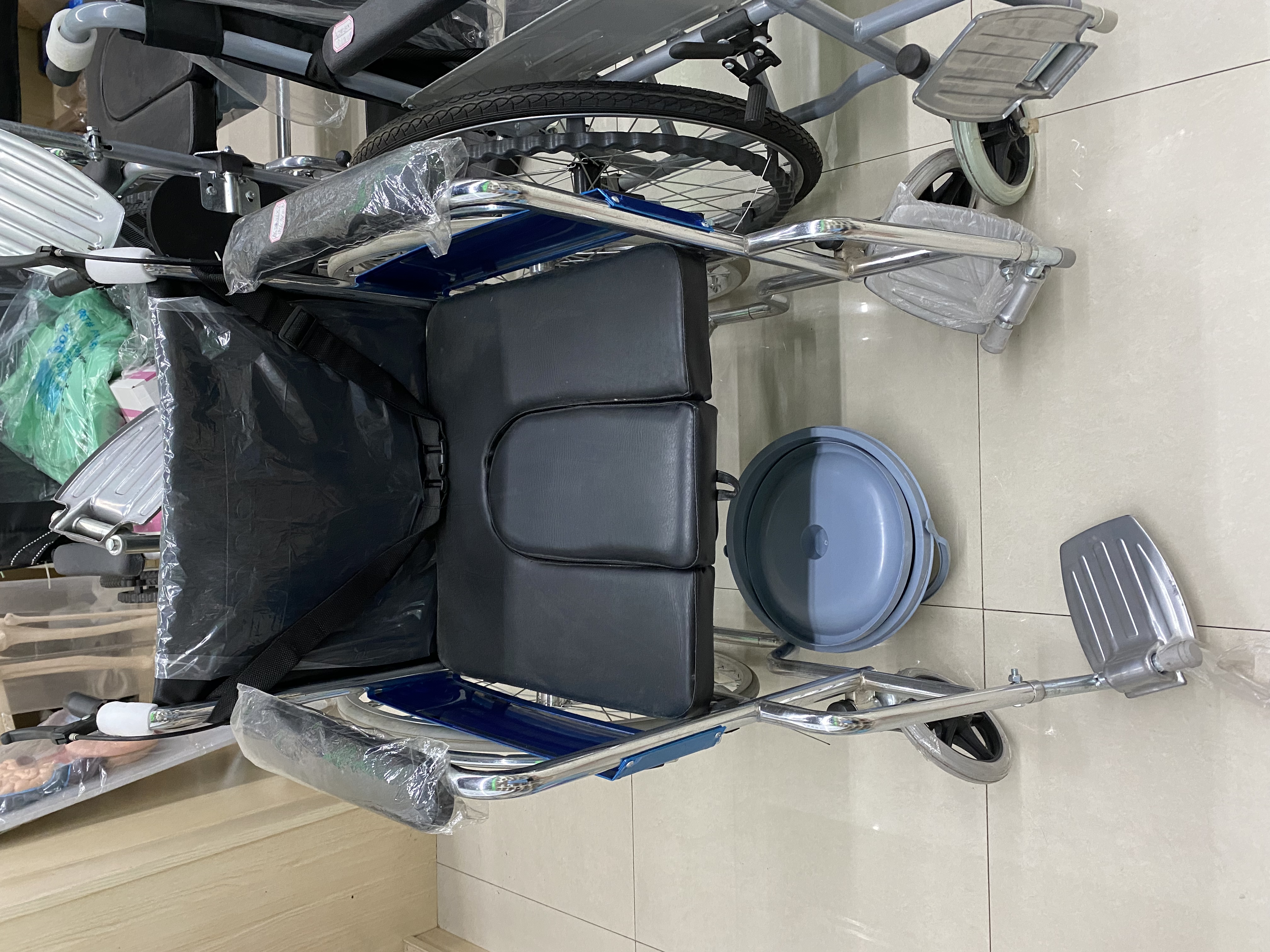 Wholesale of all kinds of wheelchairs, pu wheelchairs, and wheelchairs with toilets