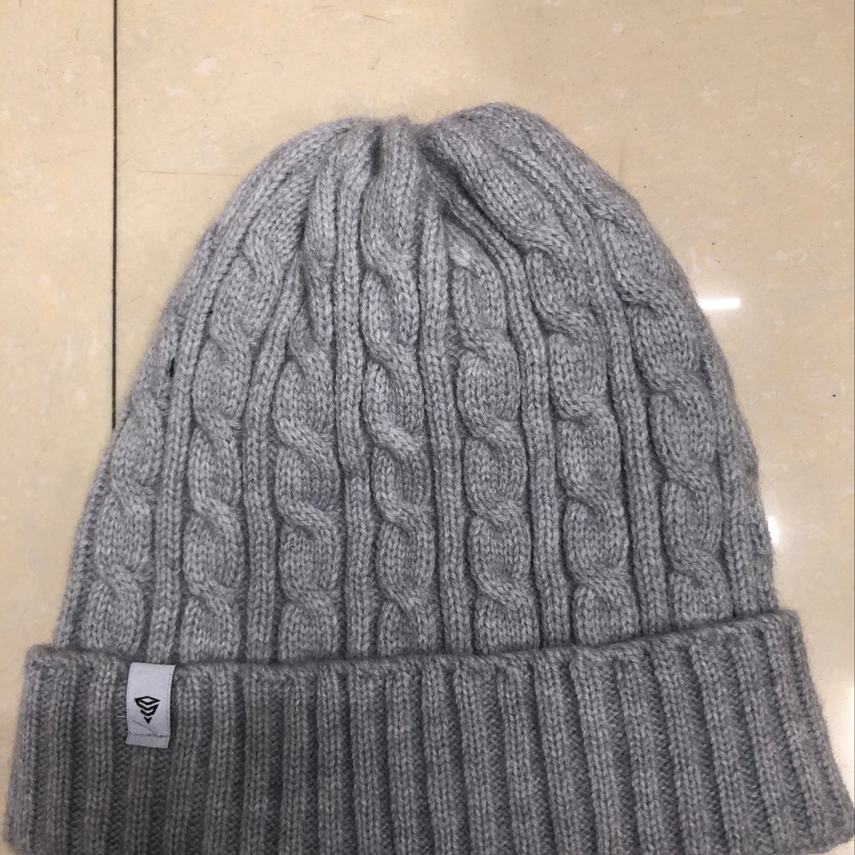 Arctic Wool Figure-8 Hat full figure