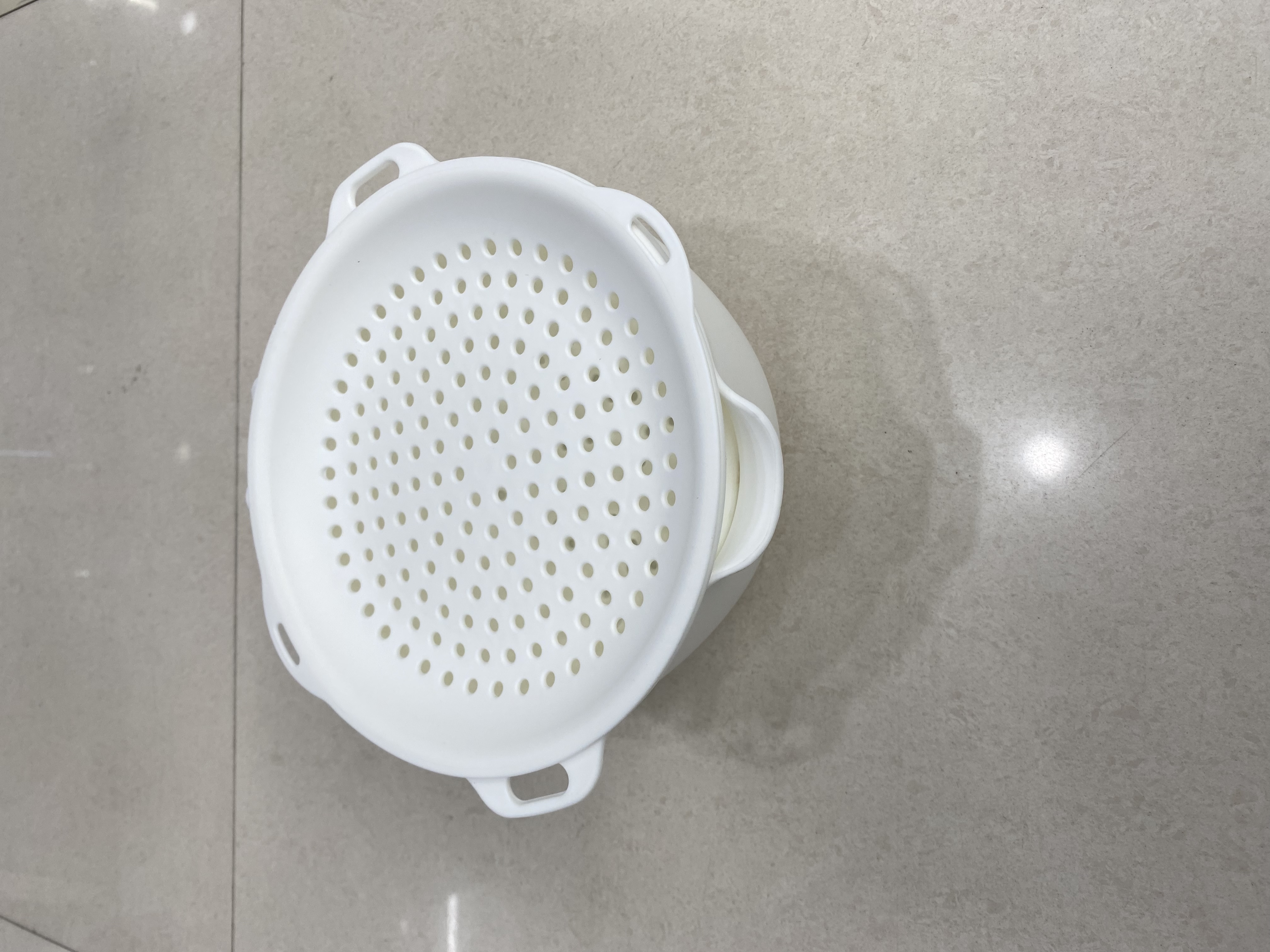 沥水篮白底实物图