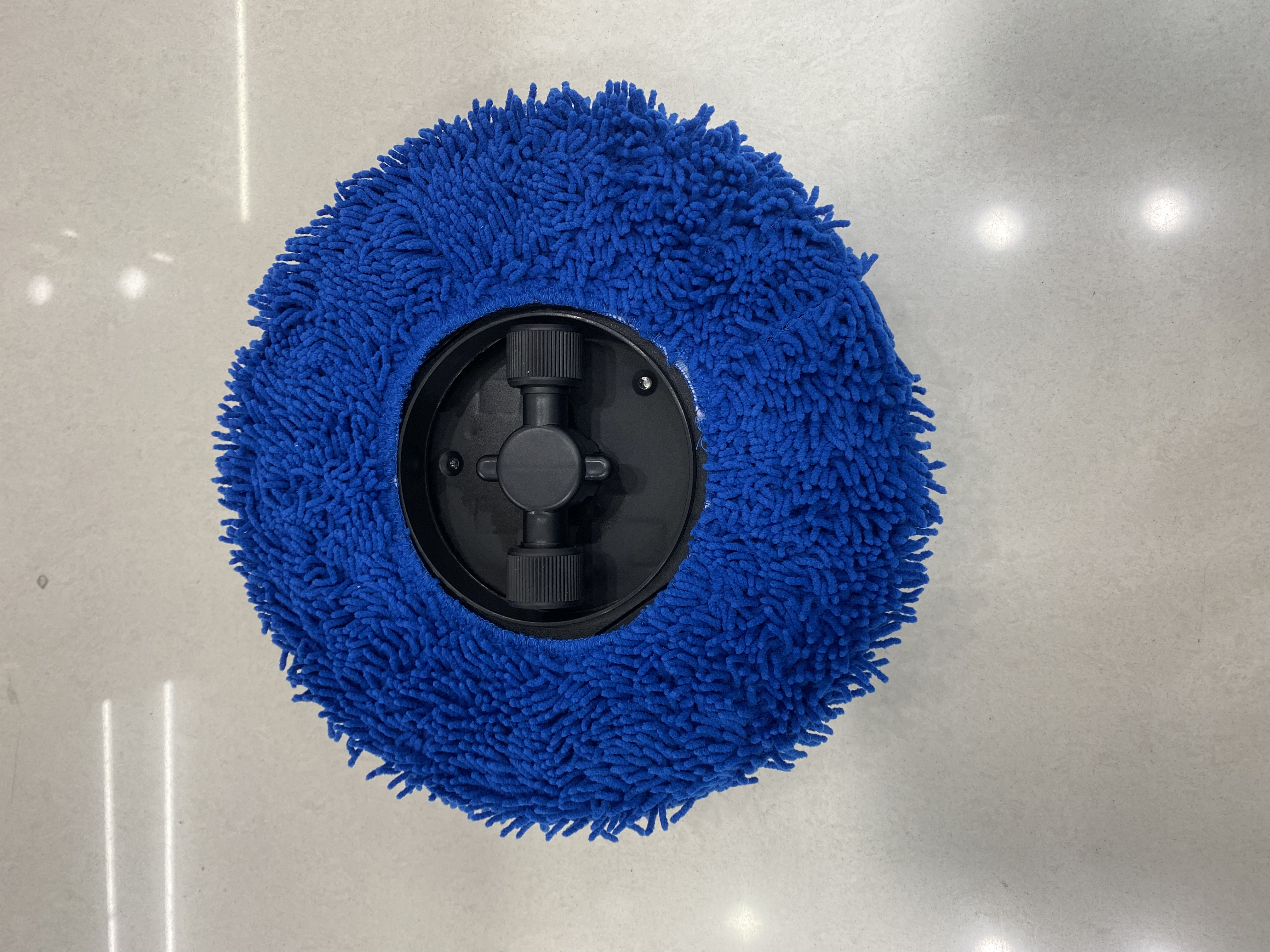 扫地机白底实物图