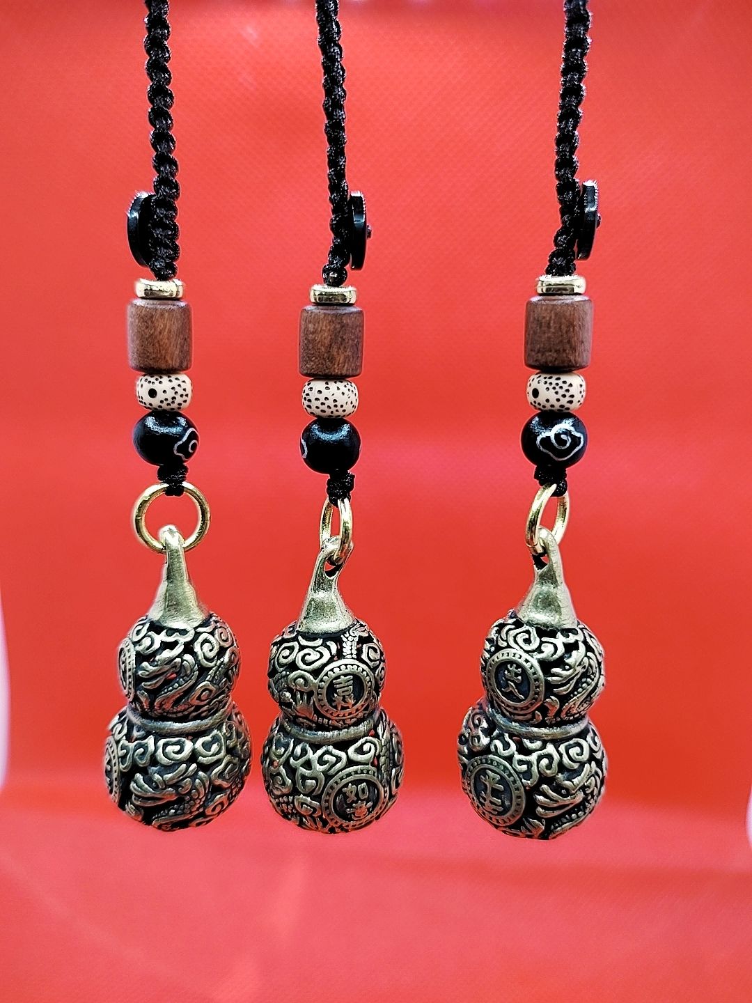 Safe entry and exit keychain, pure brass hollowed-out gourd keychain, car pendant, retro gourd key chain, creative personalized small gifts for men and women, Smooth jewelry store