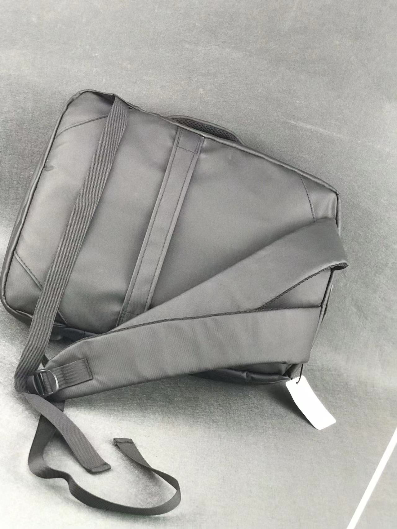新款原创双肩包，防水大容量旅行男士背包，商务电脑背包，礼品厂家。详情图6