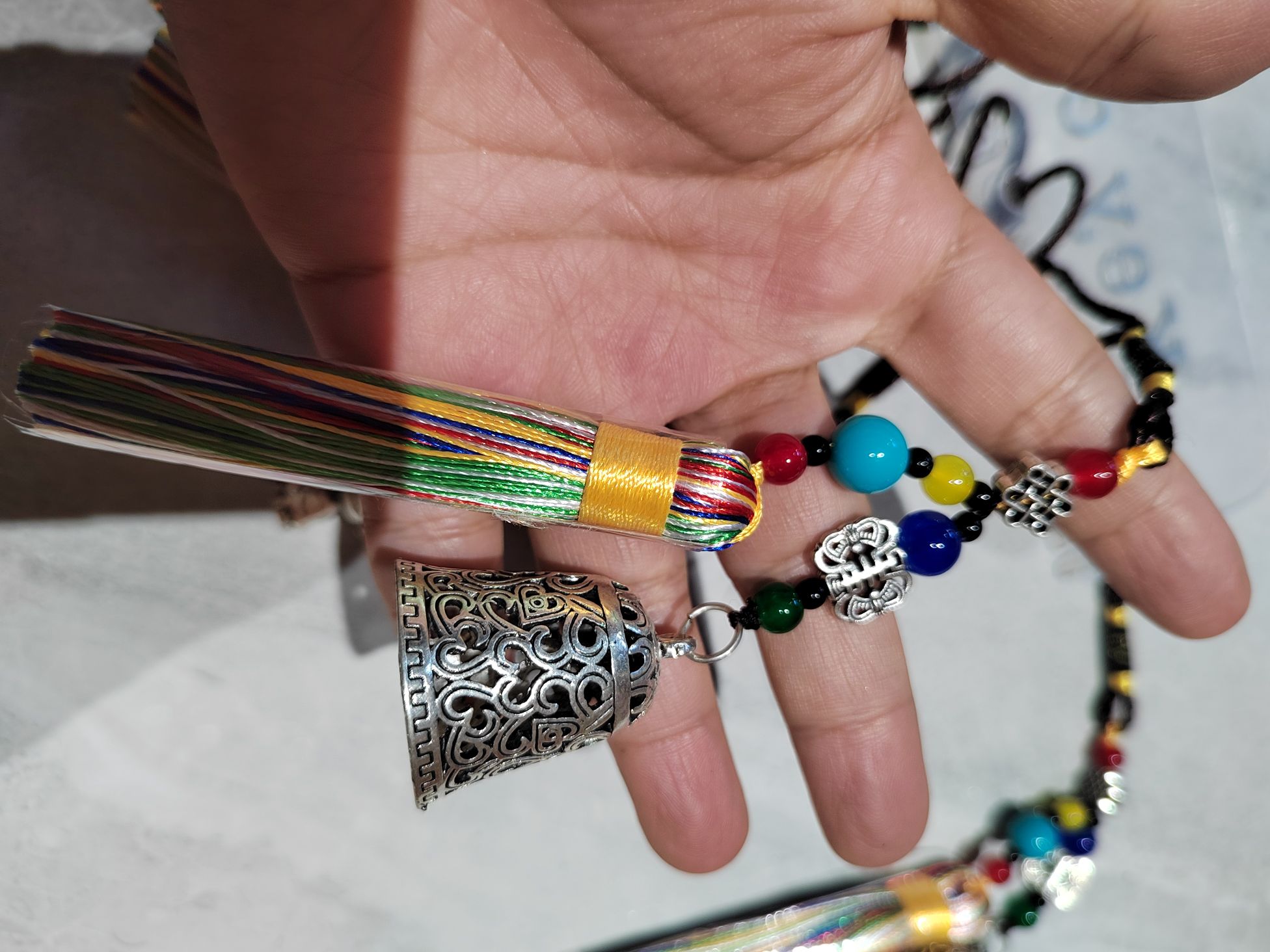 小挂件铃铛五彩流苏民族风景区地摊包挂车挂件顺利饰品商行