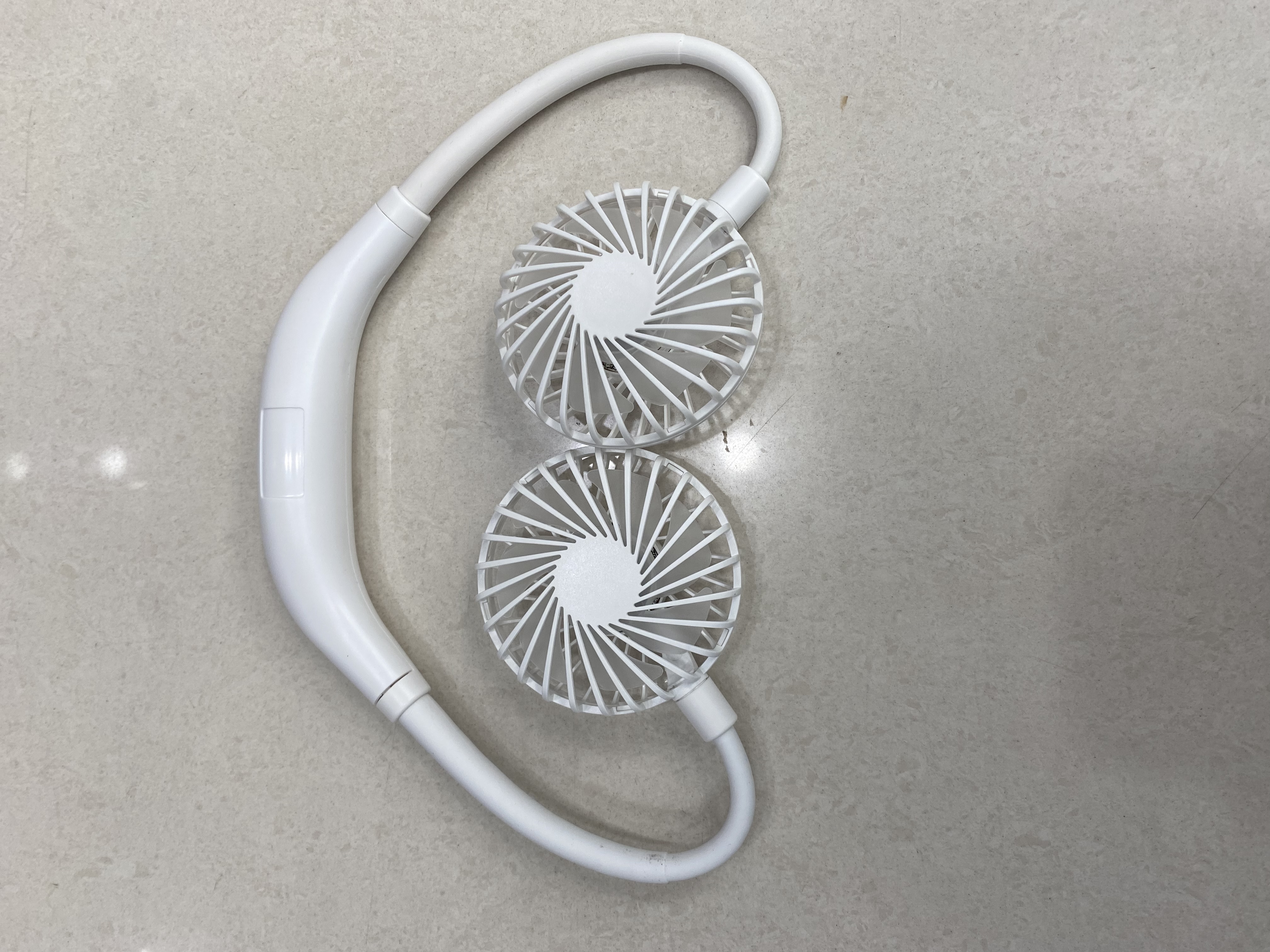 The 3rd generation neck-hanging fan Application Scenario