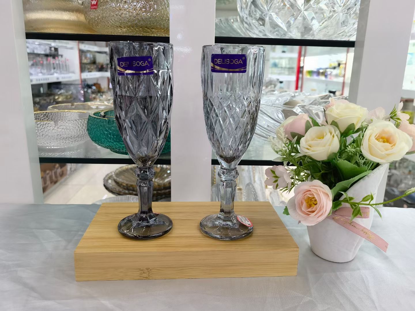 DSKB150AHS,BHS  网红ins新款高脚玻璃杯浮雕水杯奶昔杯果汁杯冷饮杯咖啡杯 香槟杯